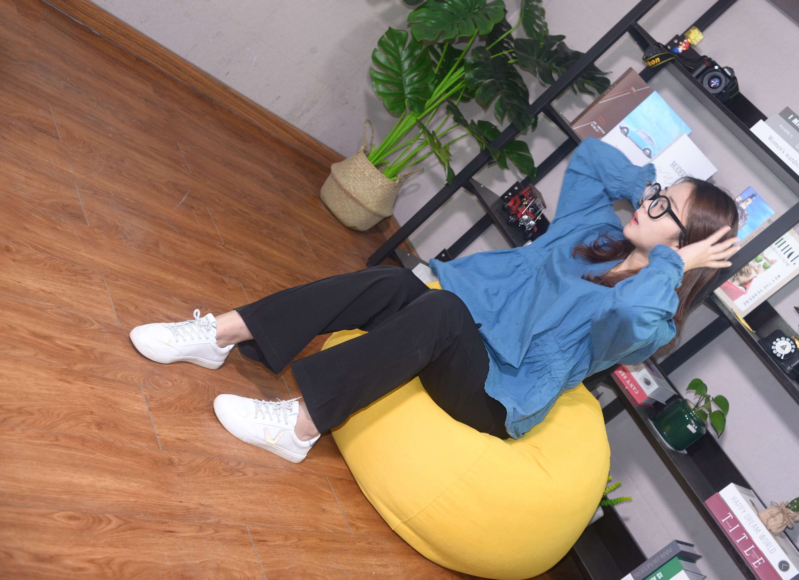 《熙雯学妹 盛夏白瓷梅子》作品图