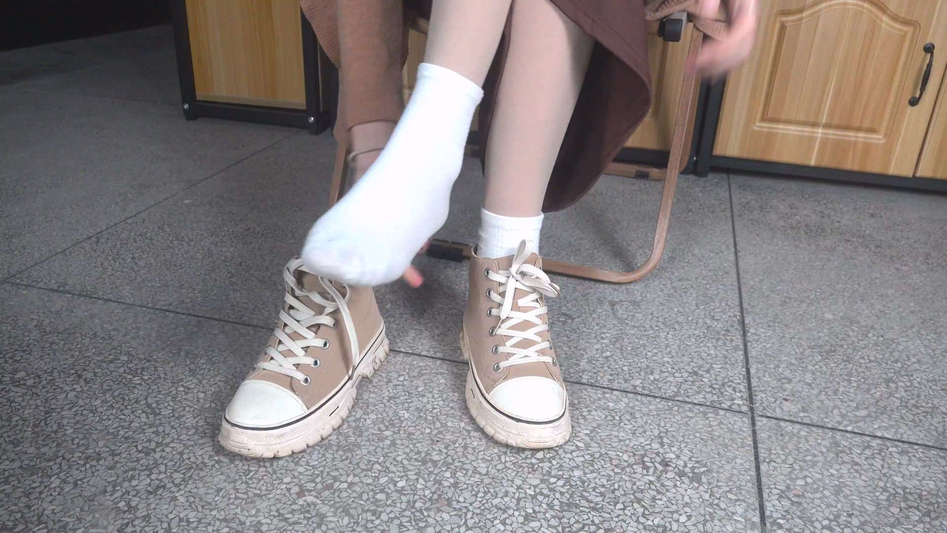 《思薇40码大脚丫，随意把玩抚摸》作品图