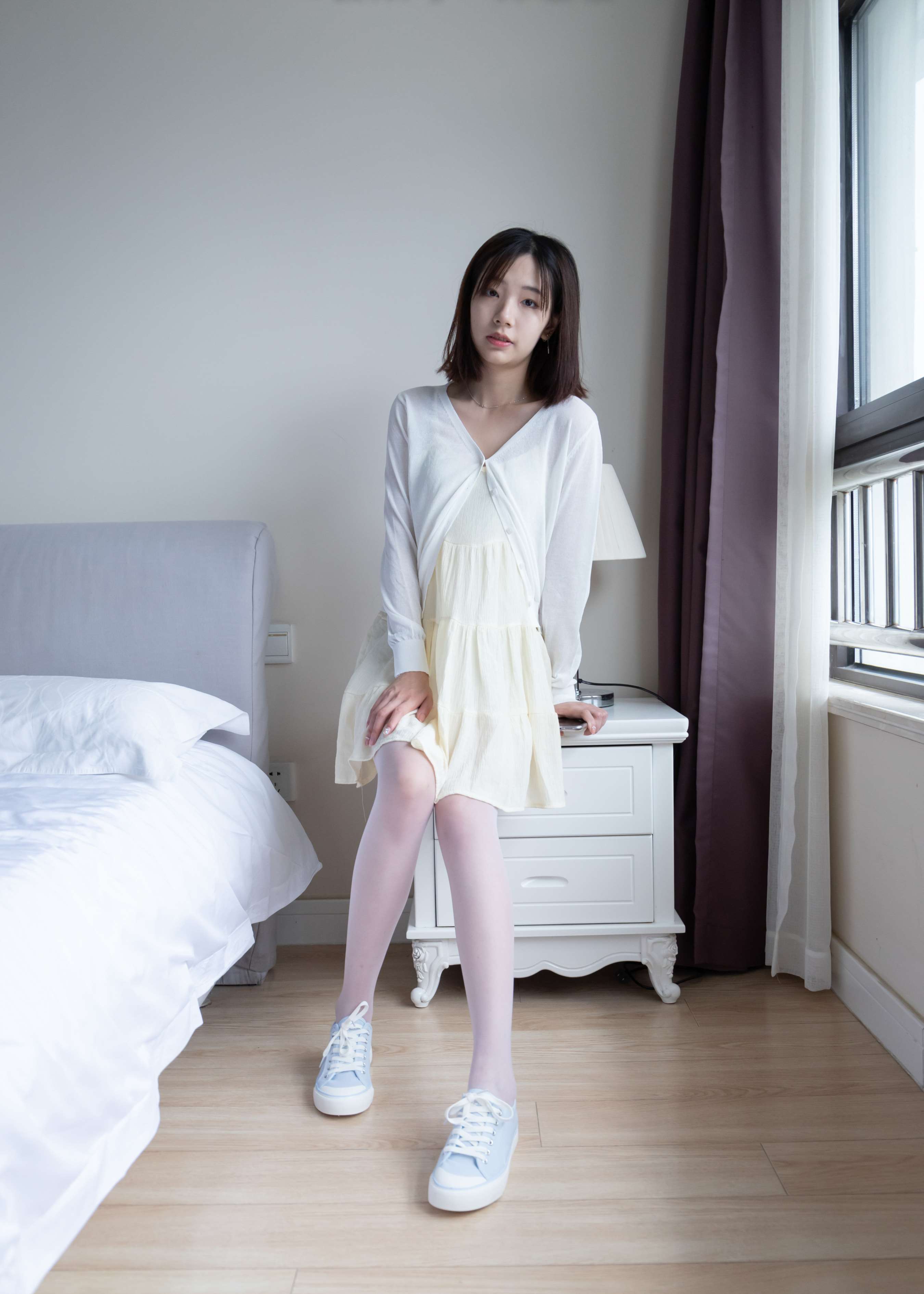 《小甜豆师姐帆布鞋の薄白丝》作品图