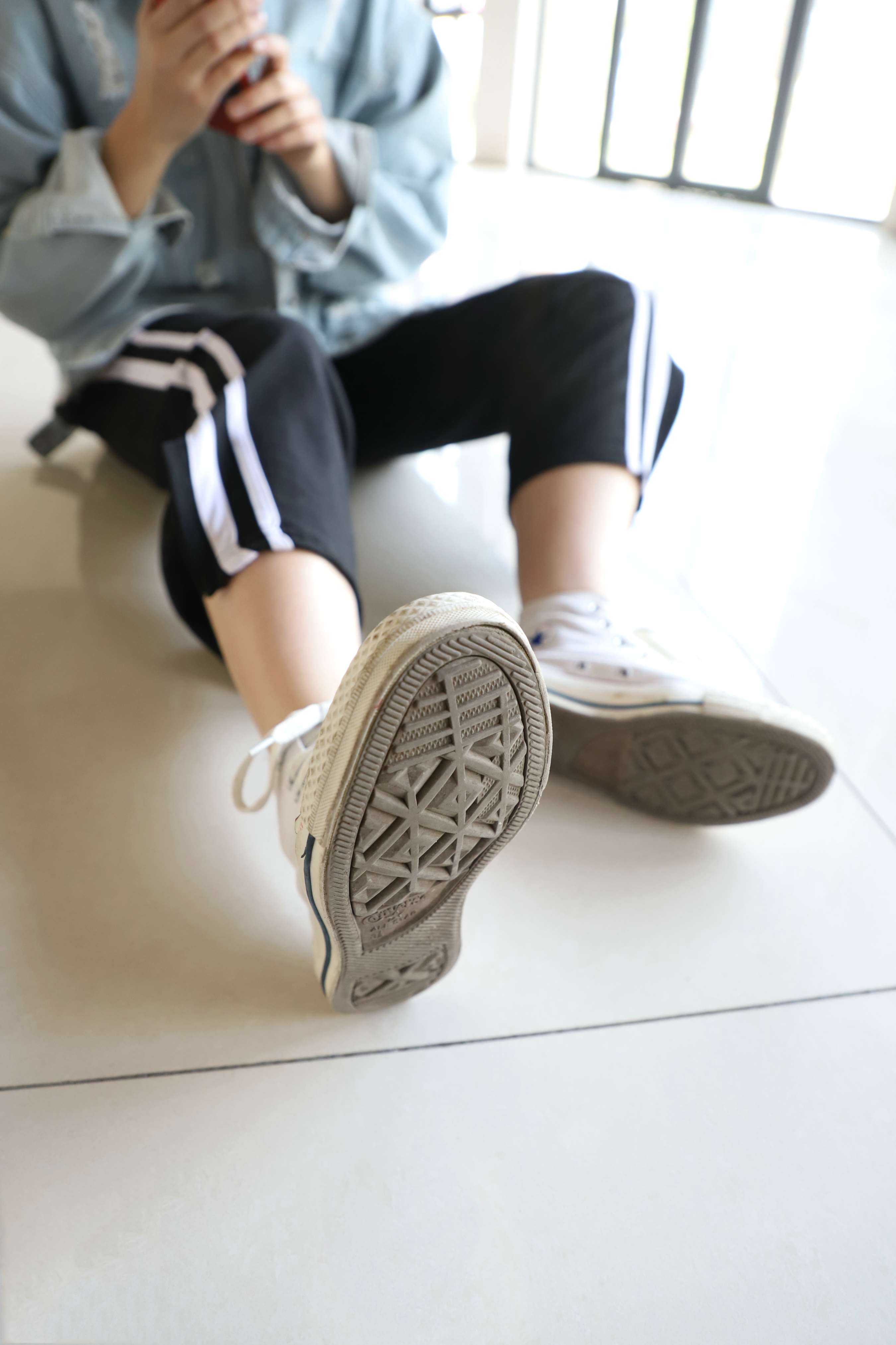 《师妹白脏棉袜脚》作品图