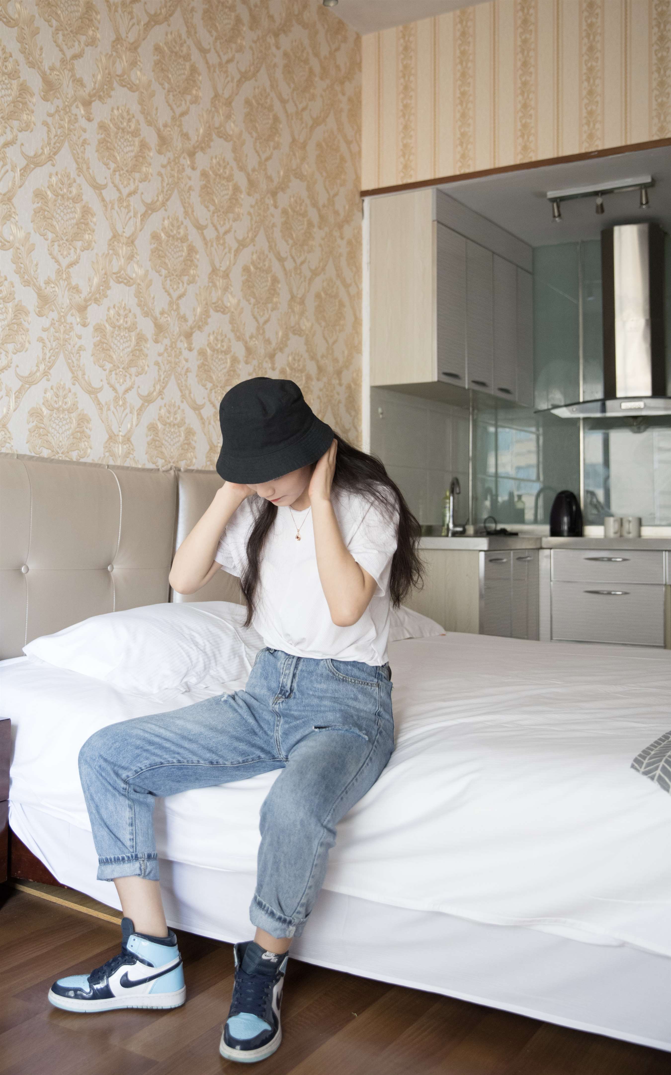 《黑帽牛仔の棉袜脚【套图+视频1个】》作品图