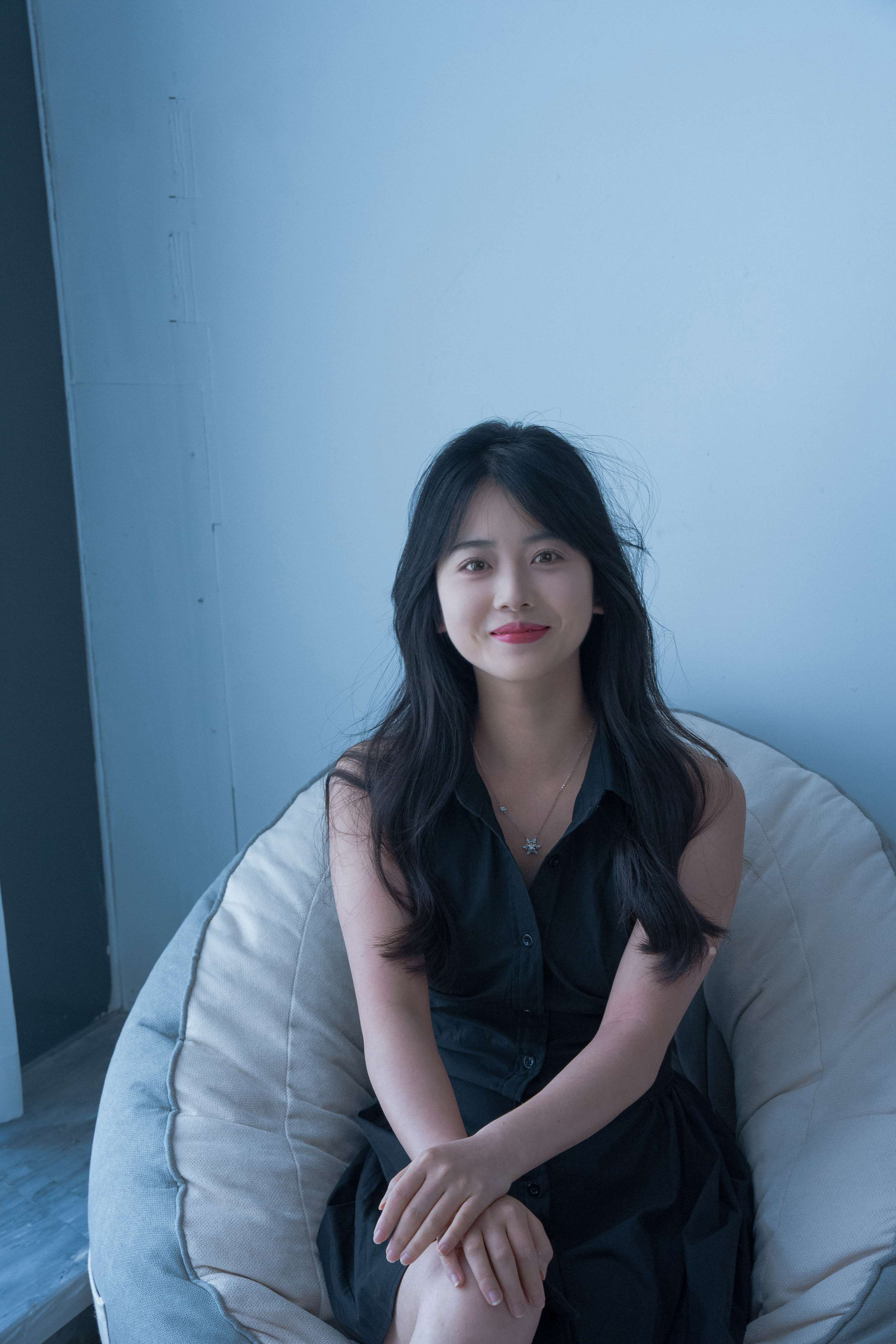 《小玲的皮鞋の棉袜脚丫》作品图