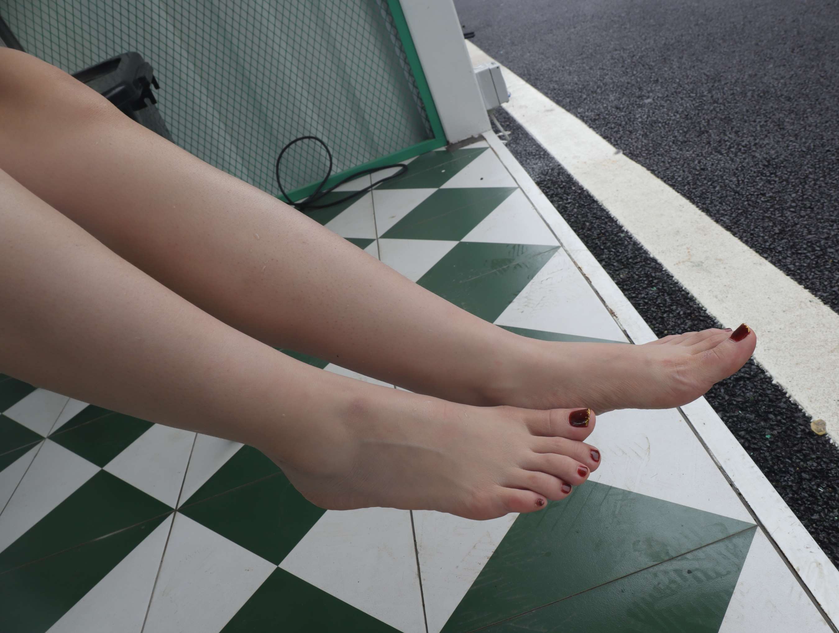 《女神晓晴首次凉鞋脚丫奉上》作品图