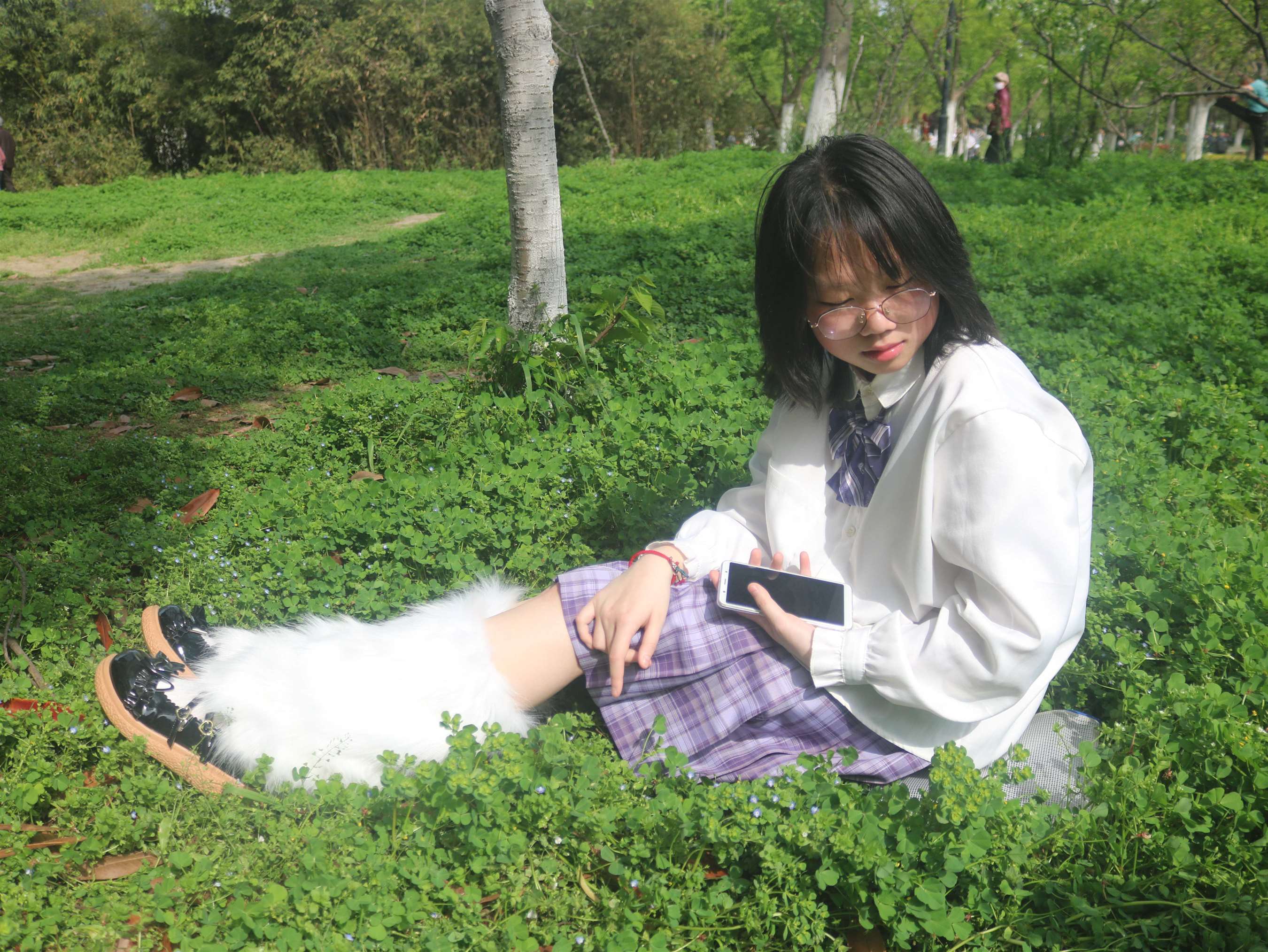 《眼镜JK毛绒》作品图