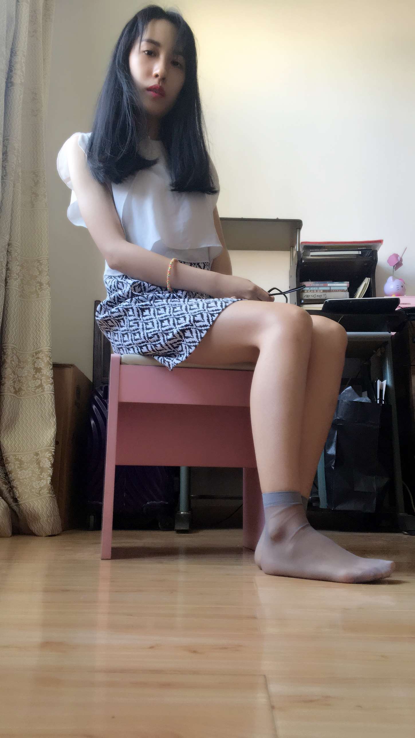 《眼镜学妹の牛仔短丝脚》作品图