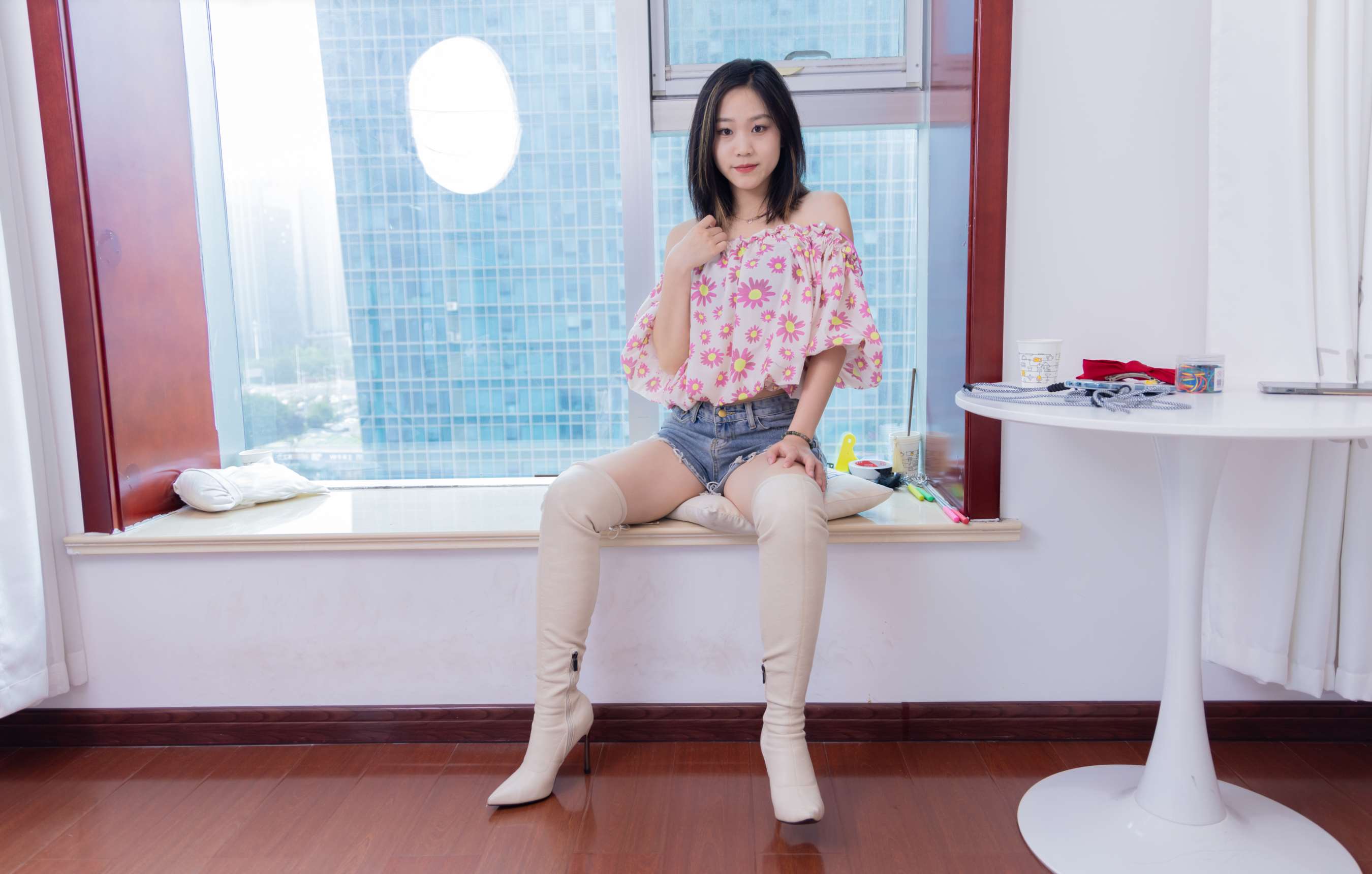 《桃桃-跌近深海里》作品图