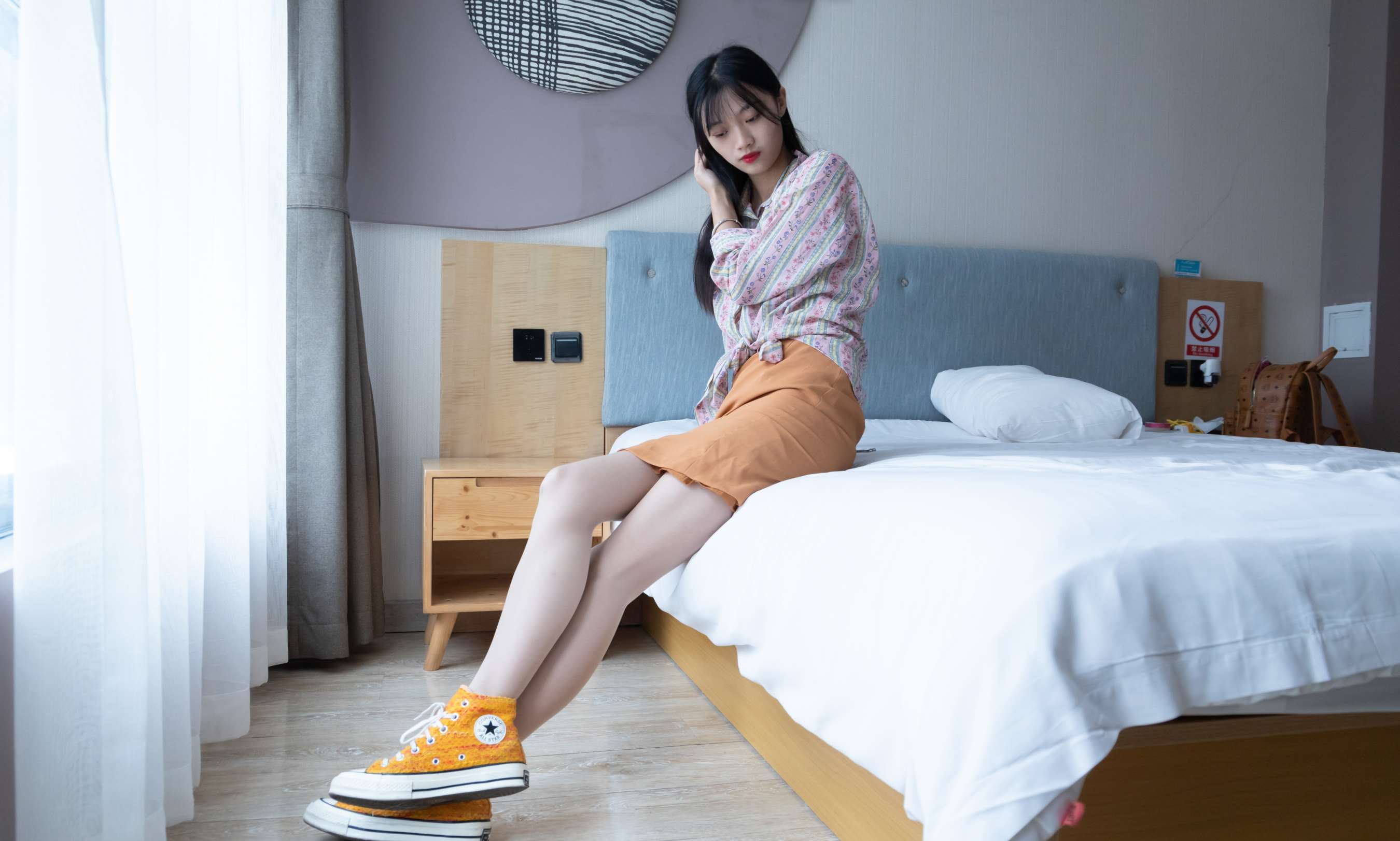 《涵涵小姐姐帆布鞋の棉套丝》作品图