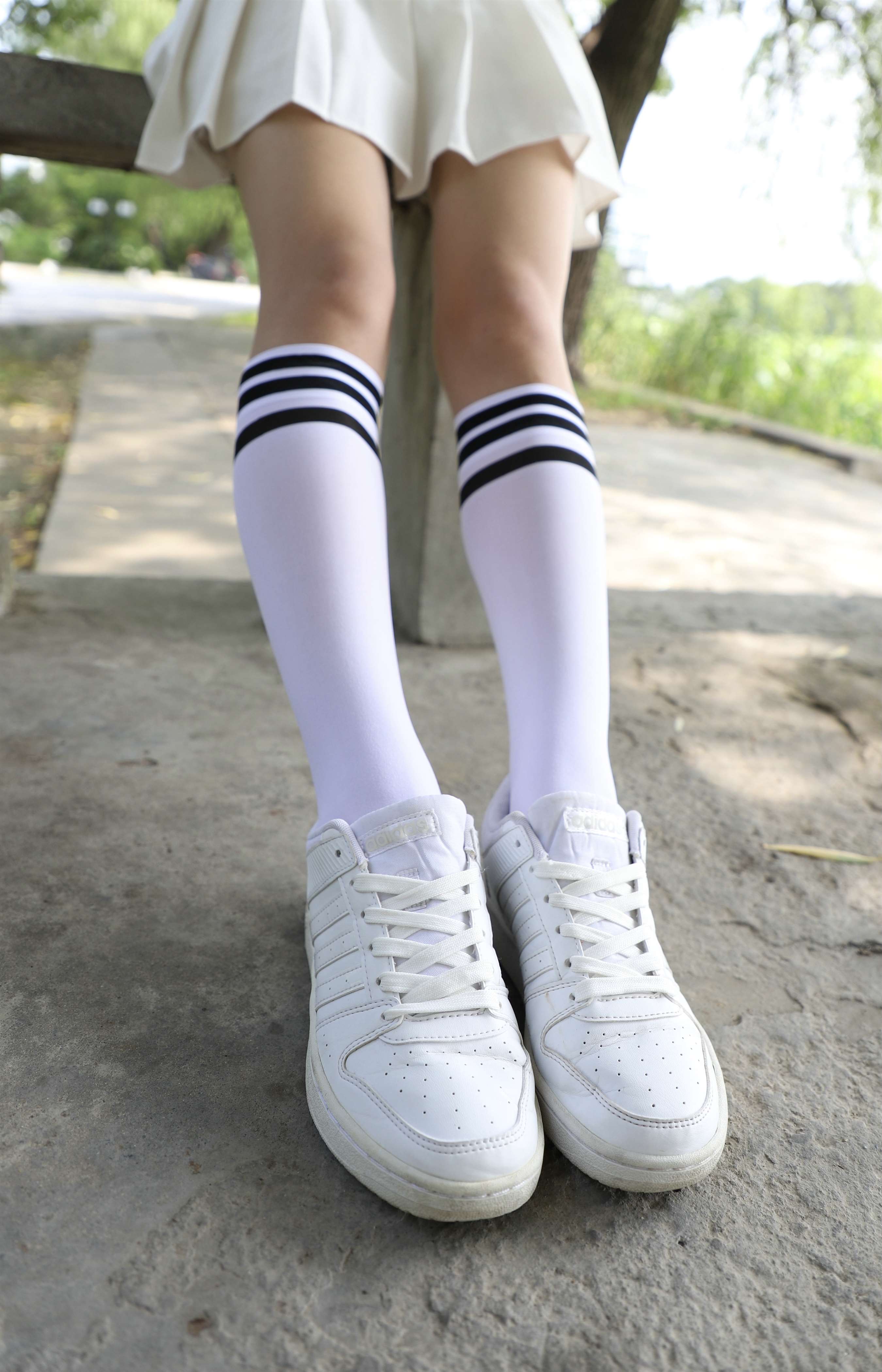 《板鞋の长白袜脚丫》作品图