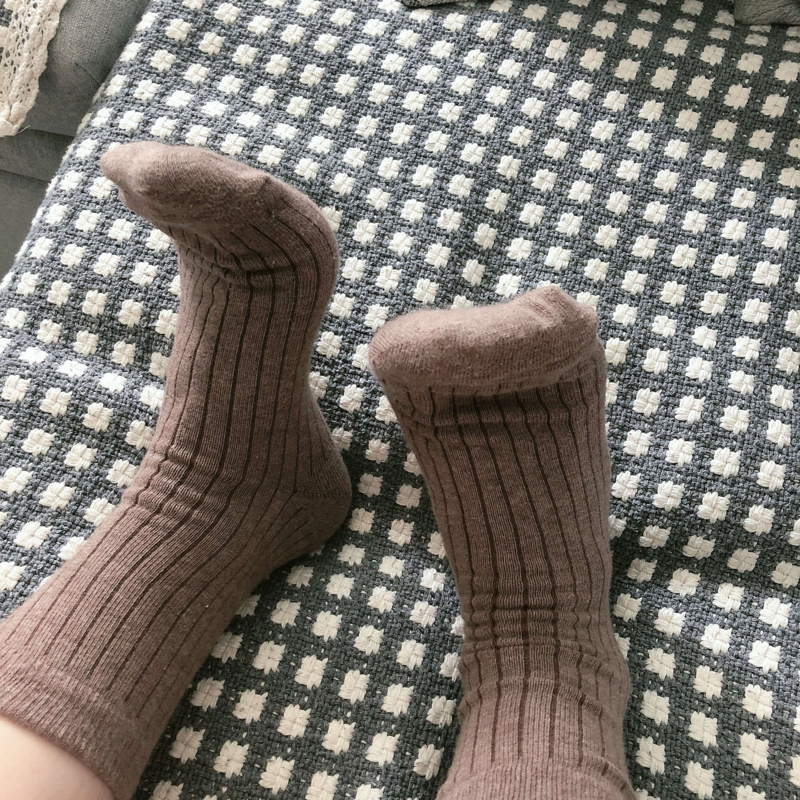 《少女热裤の棉袜脚》作品图