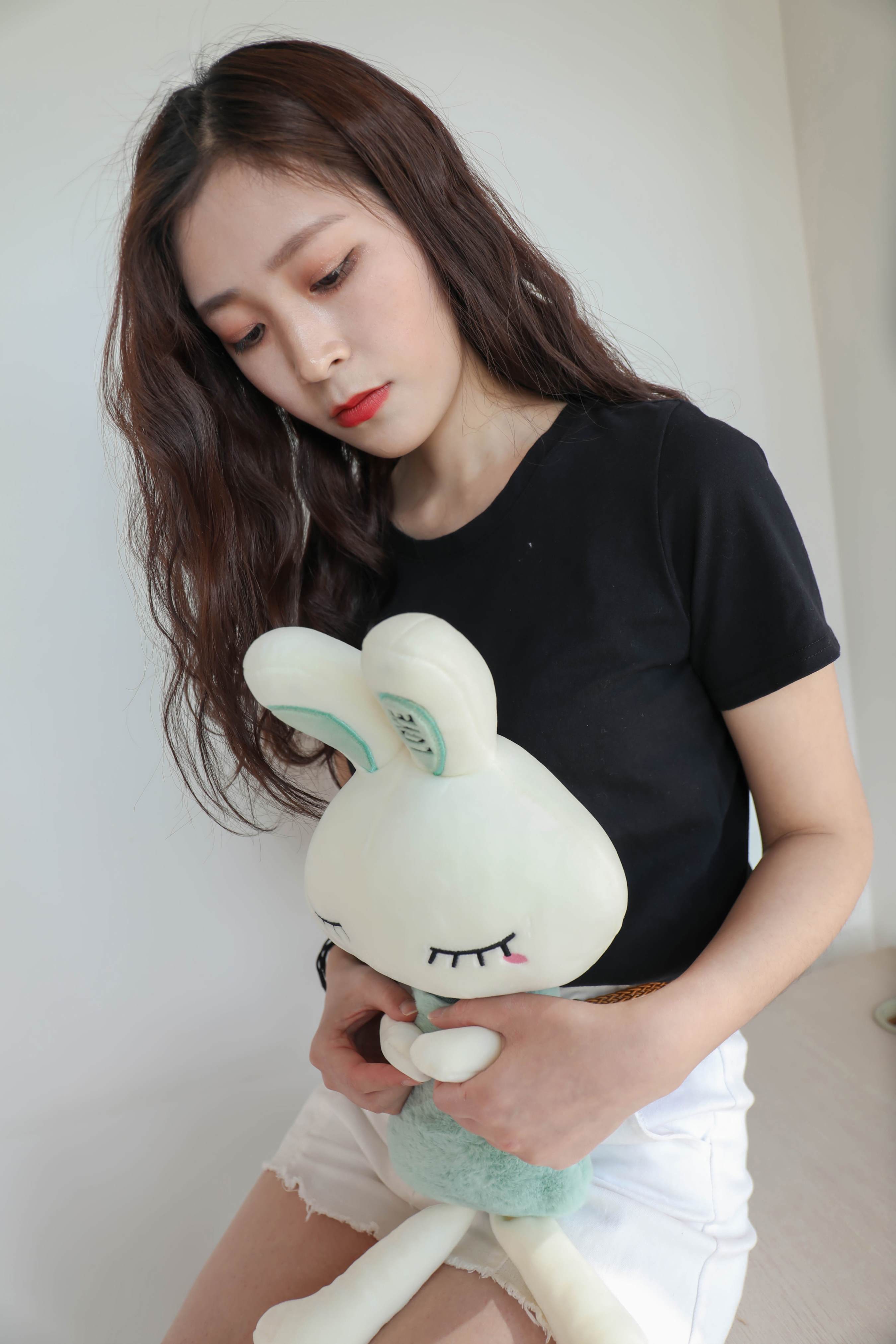 《琦琦帆布鞋の白船袜脚丫》作品图