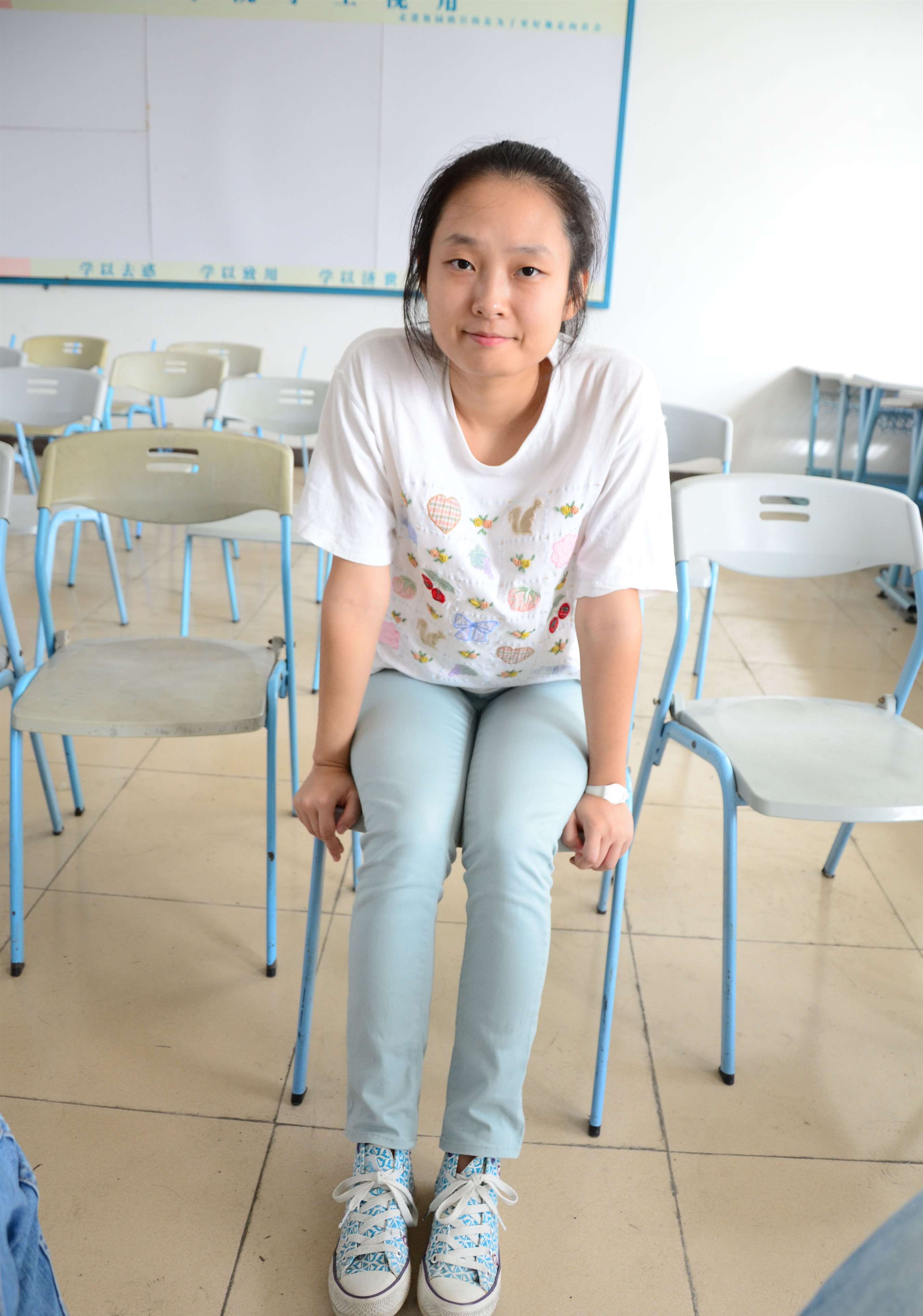 《教室捆绑斑点棉袜脚》作品图