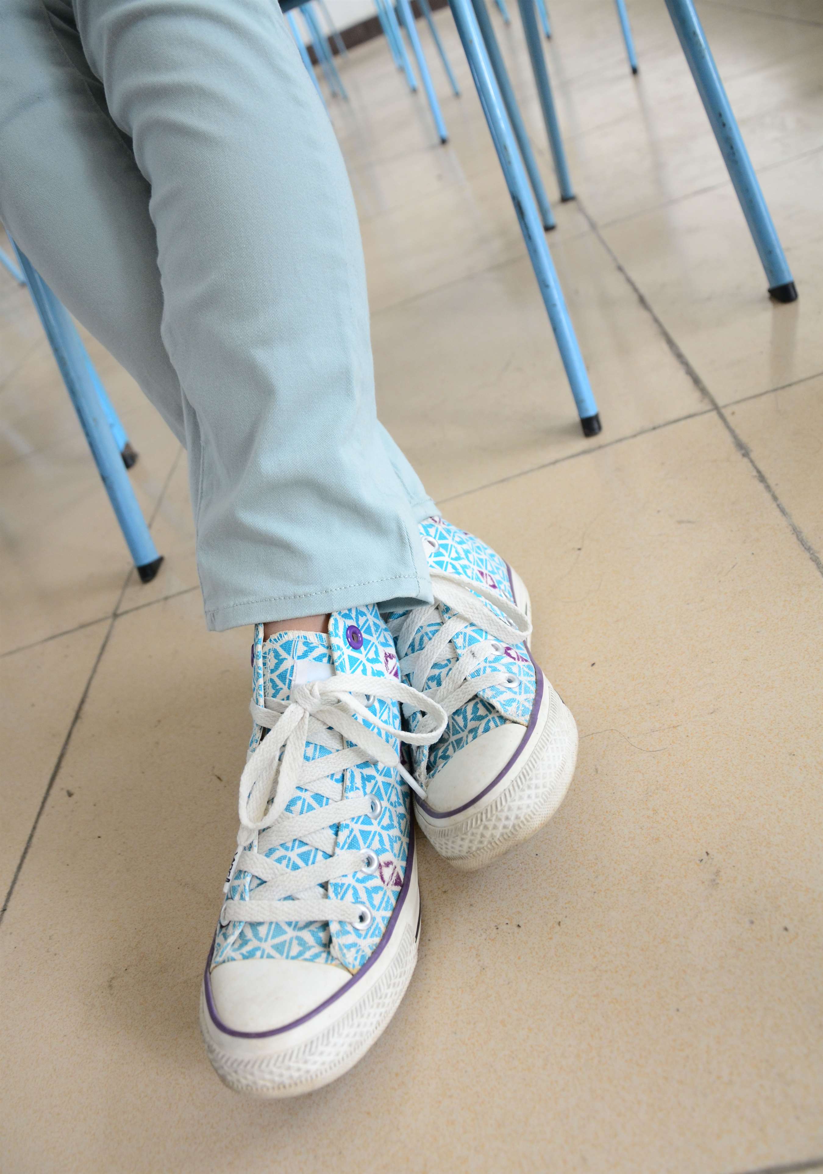 《教室捆绑斑点棉袜脚》作品图