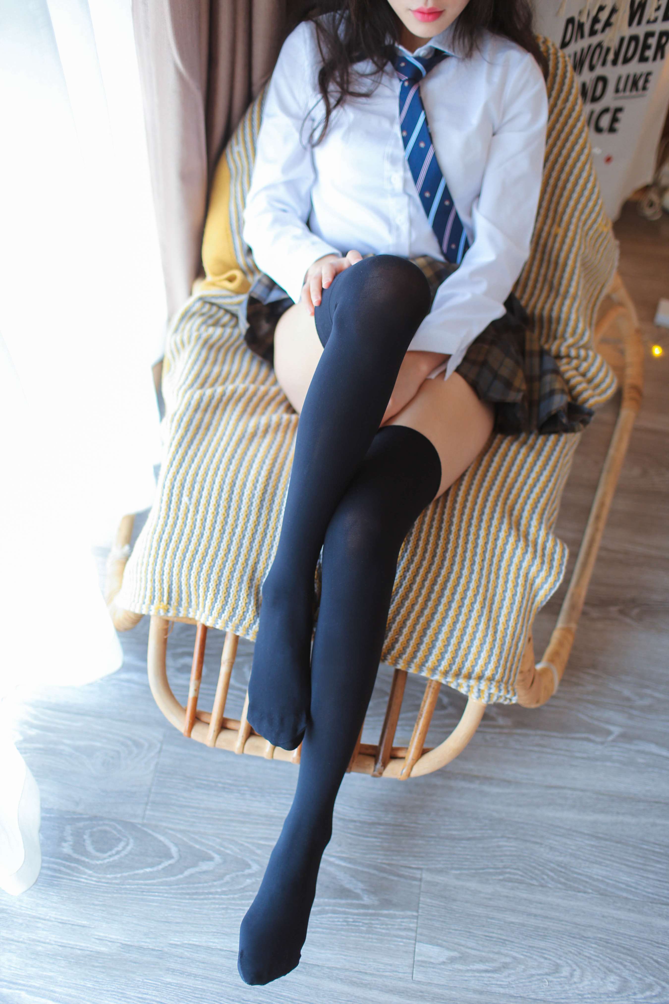 《JK百褶裙配黑丝》作品图