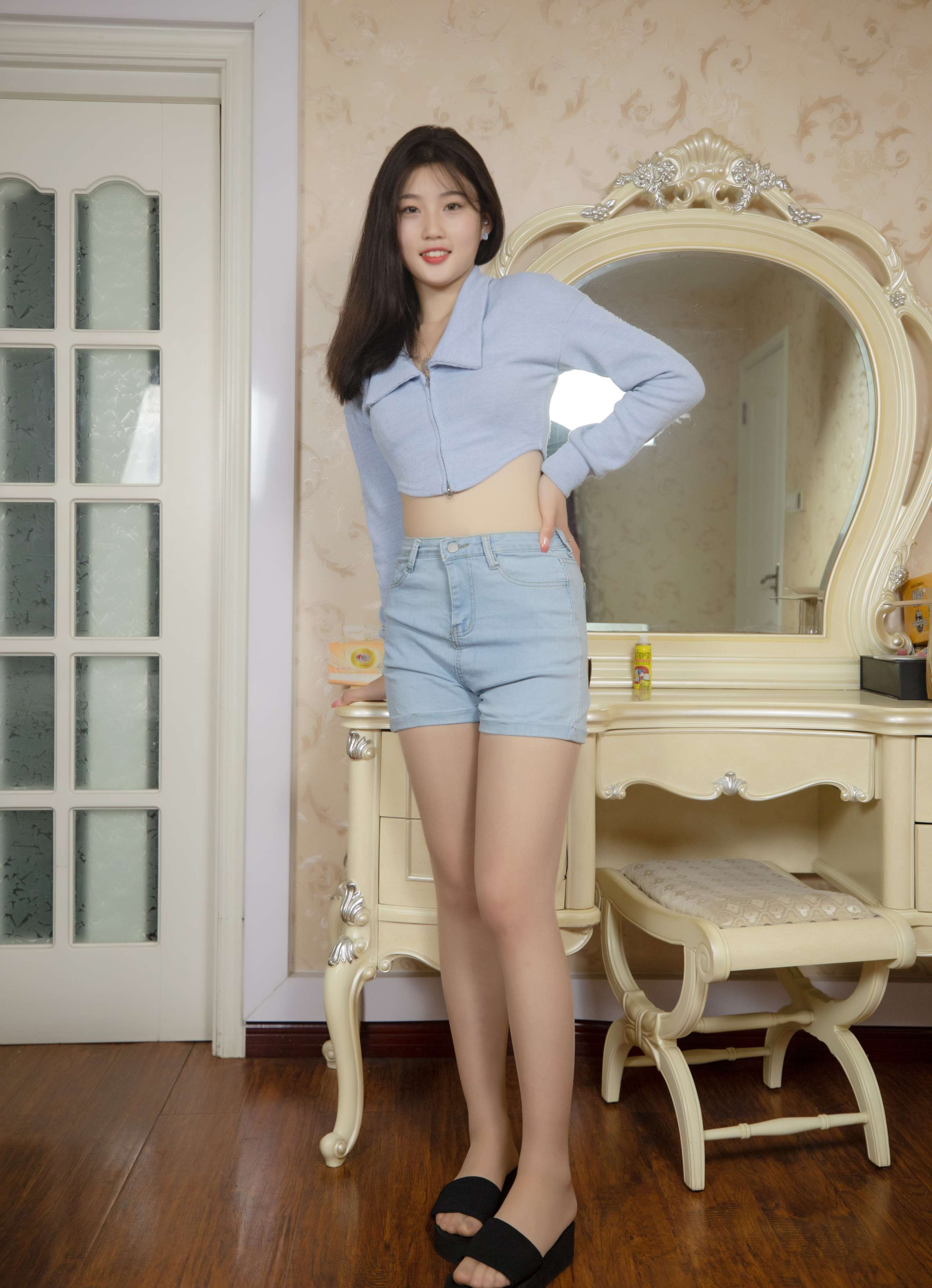 《小蛮腰师妹の丝足》作品图