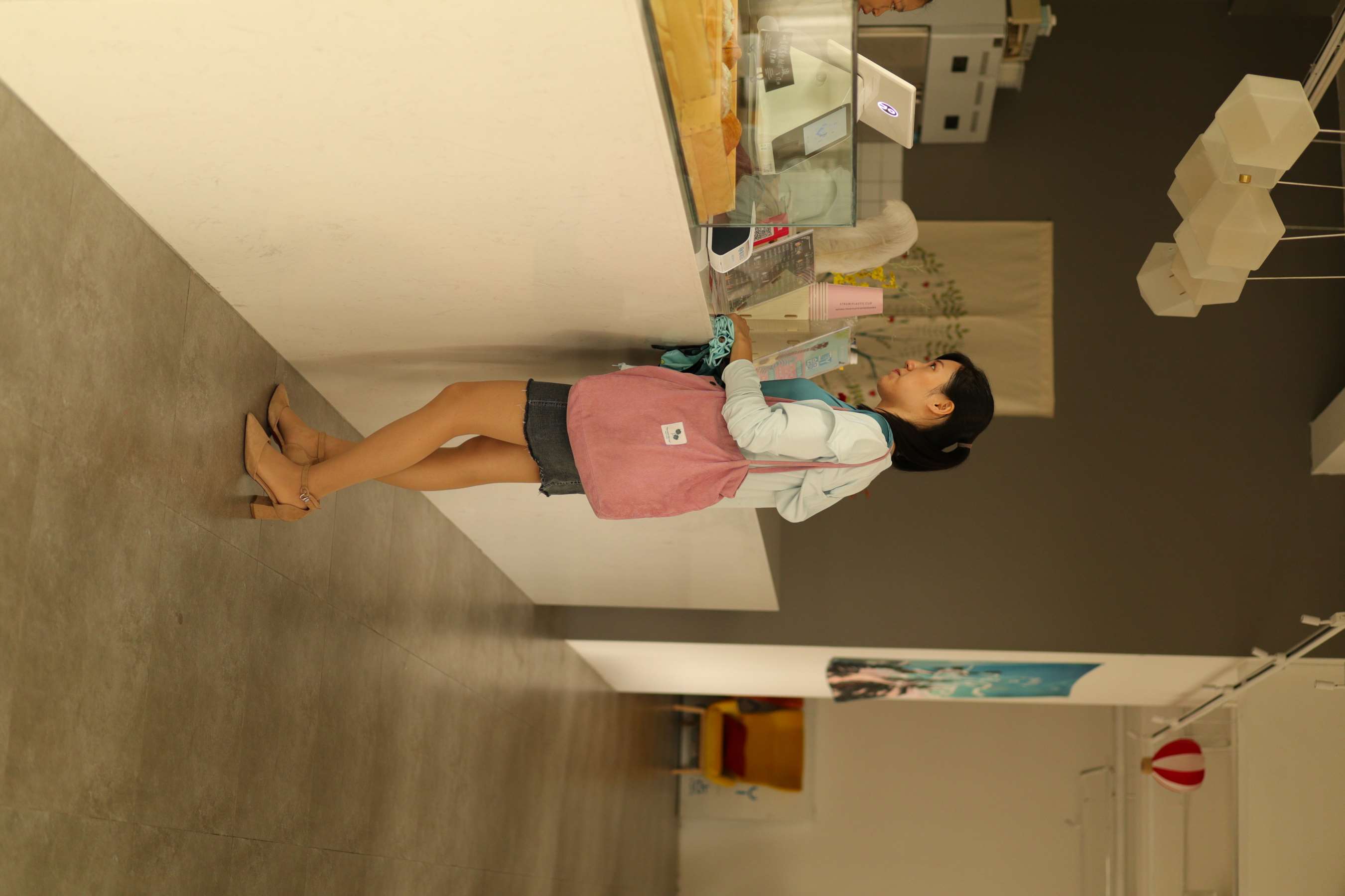 《师姐高跟亮丝足》作品图