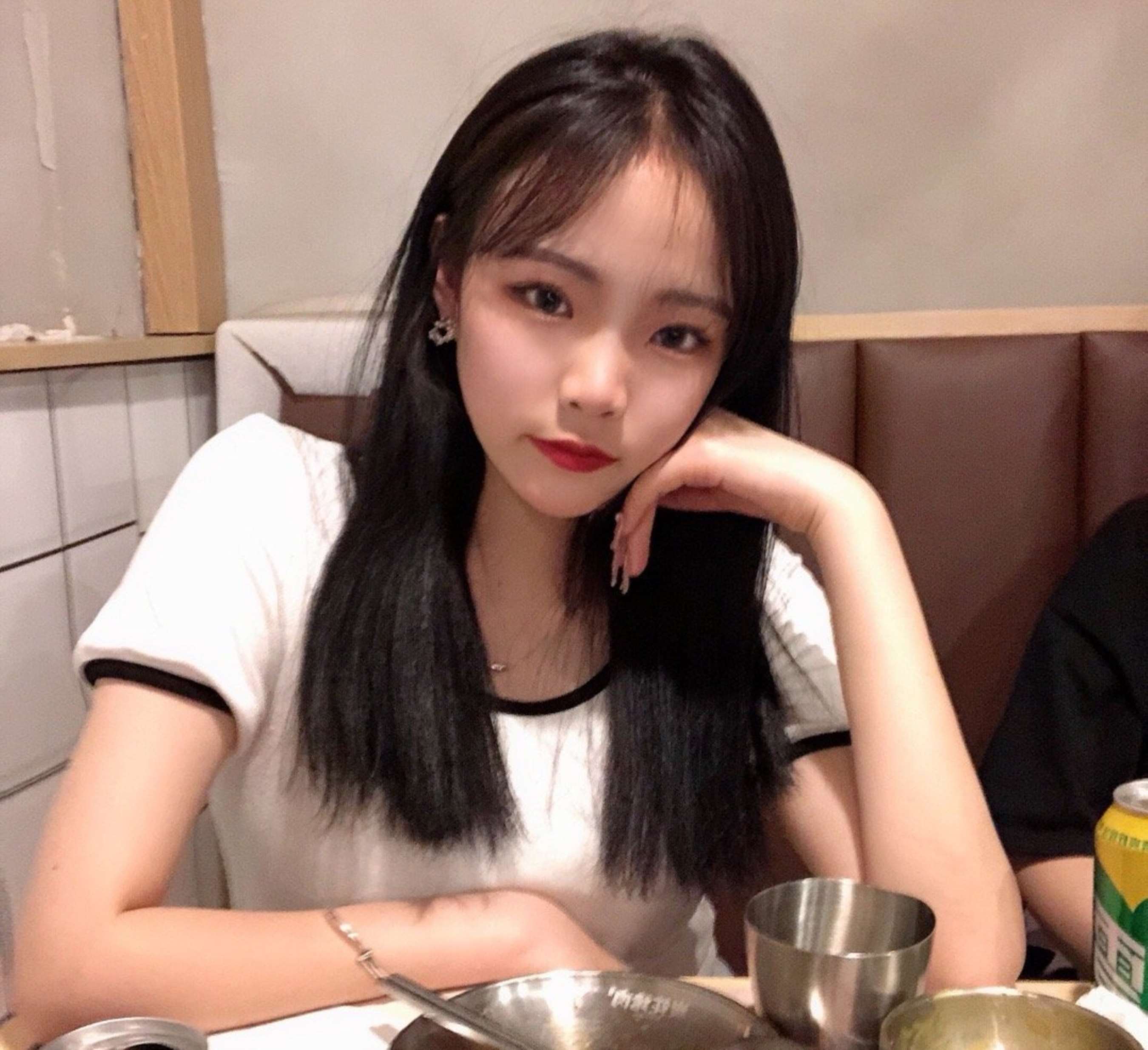 《粉色AJ女孩肉丝袜脚丫》作品图