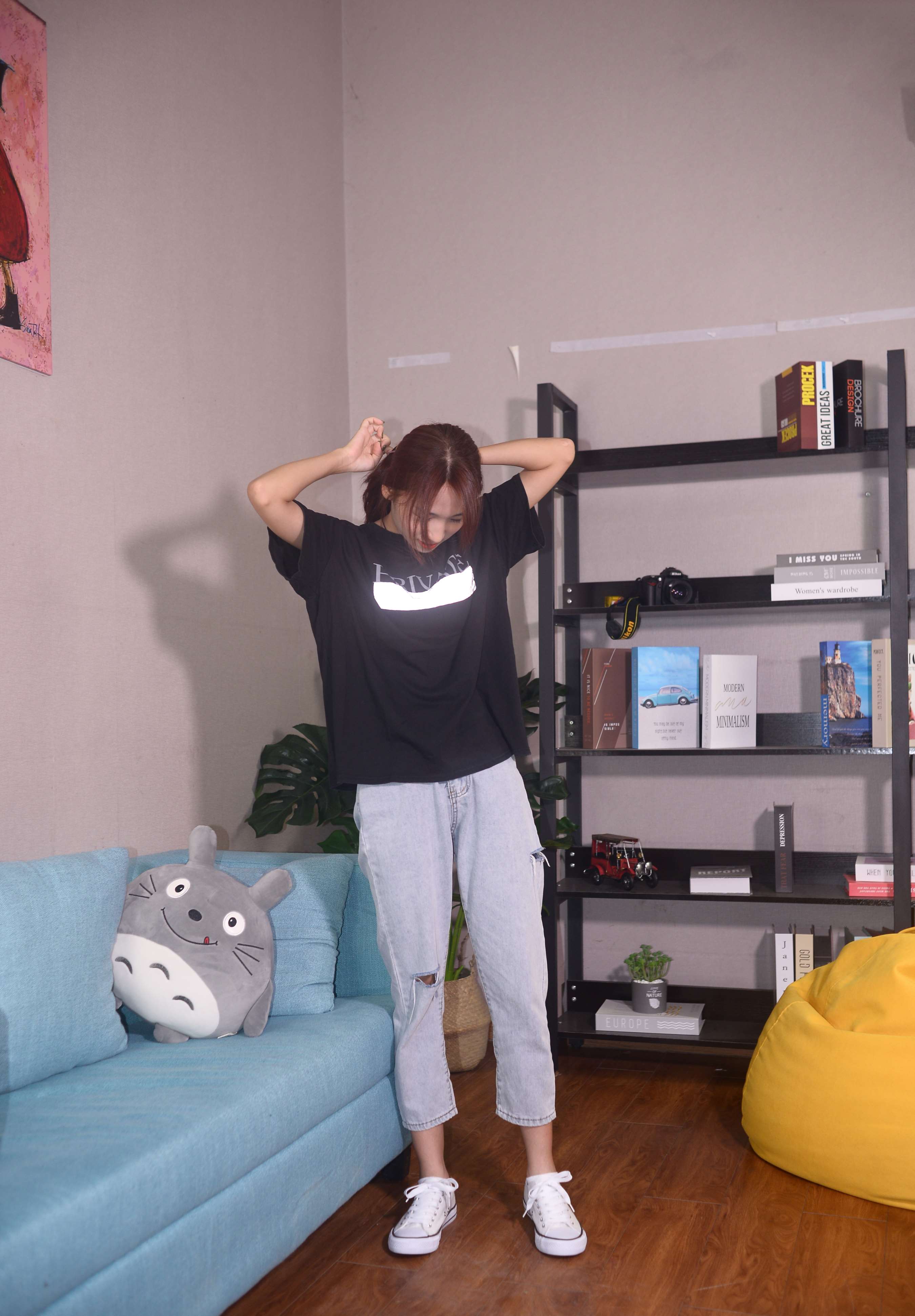 《绵绵少女 月亮不睡我不睡》作品图