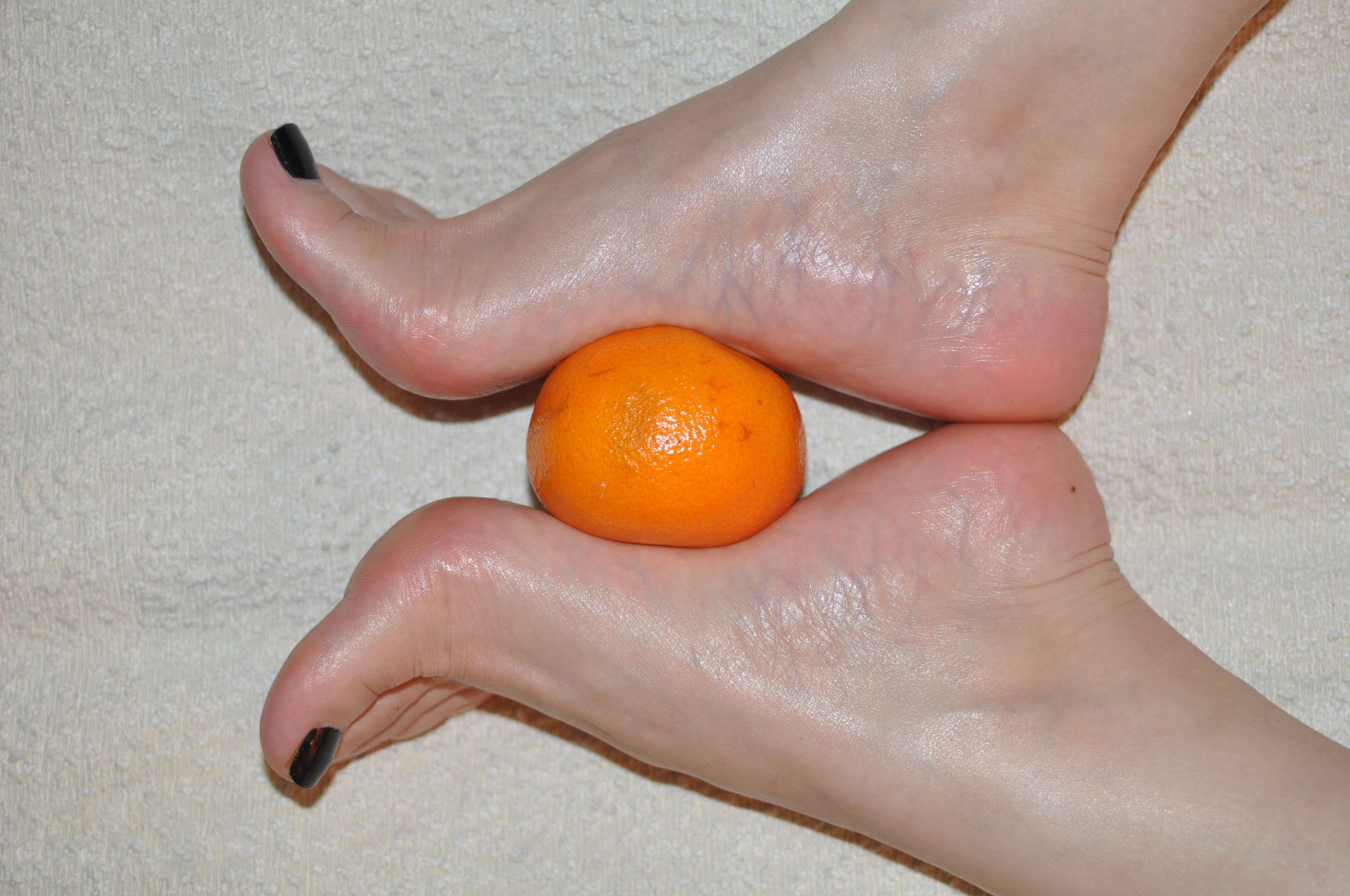 《少女嫩足の橘子》作品图