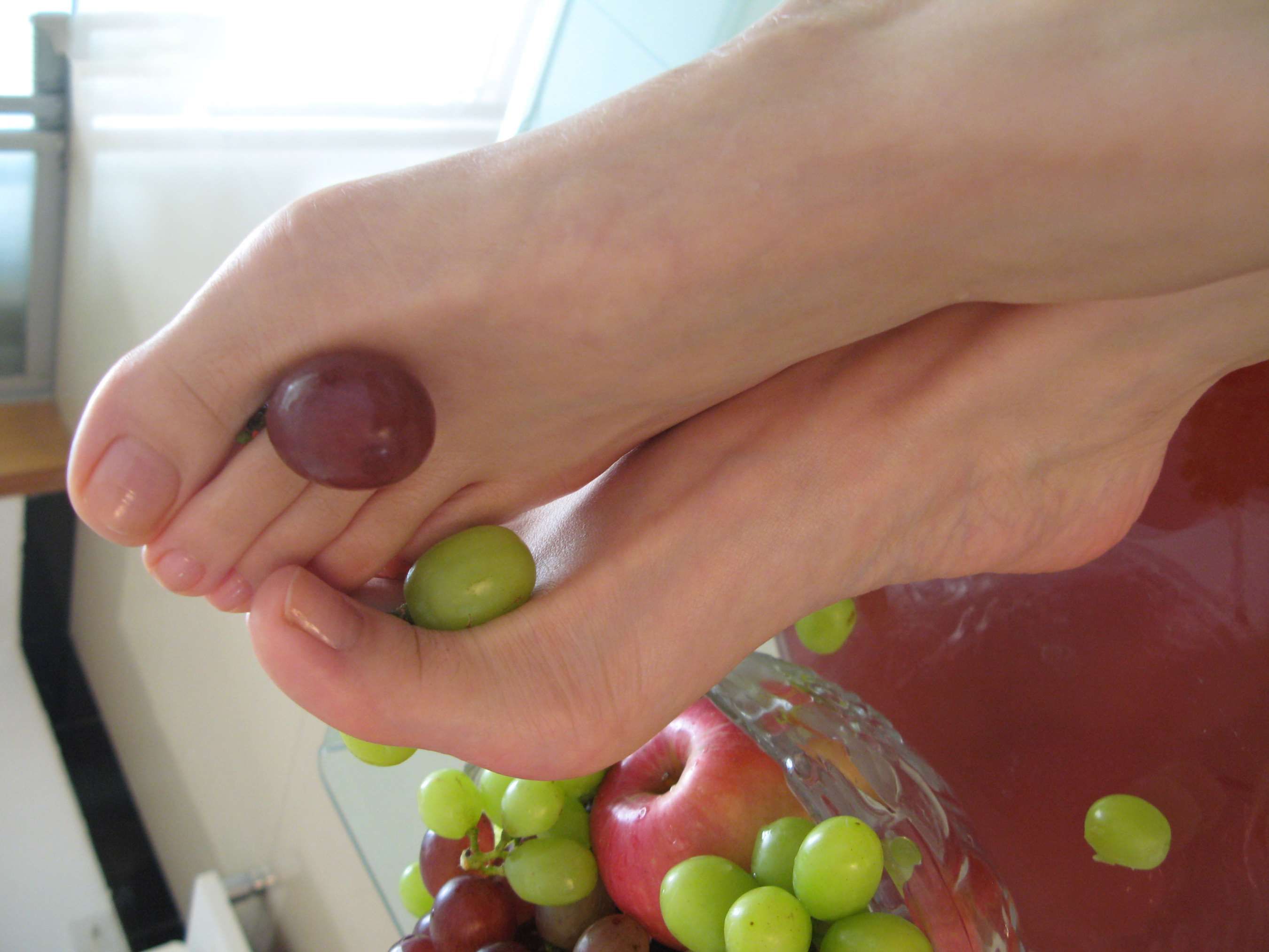 《嫩足の葡萄》作品图