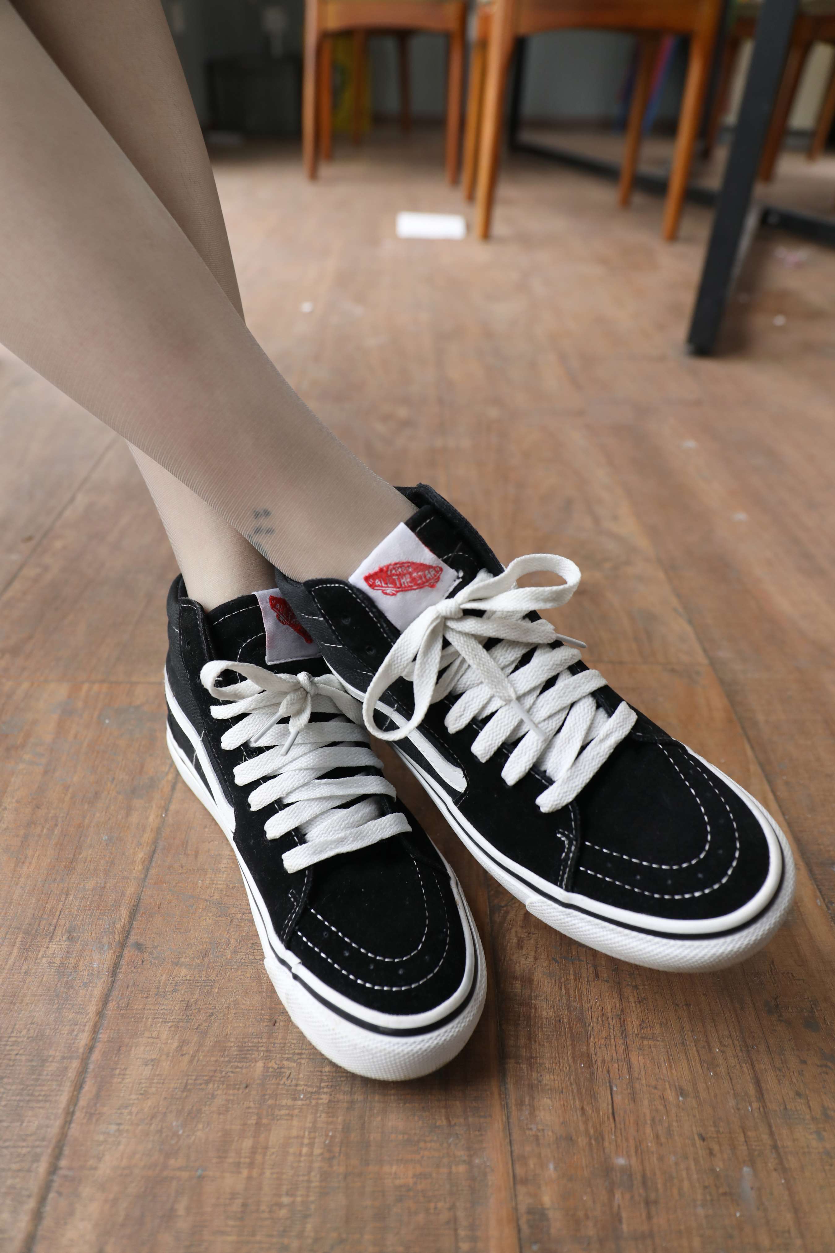 《雨沫肉丝脚丫》作品图