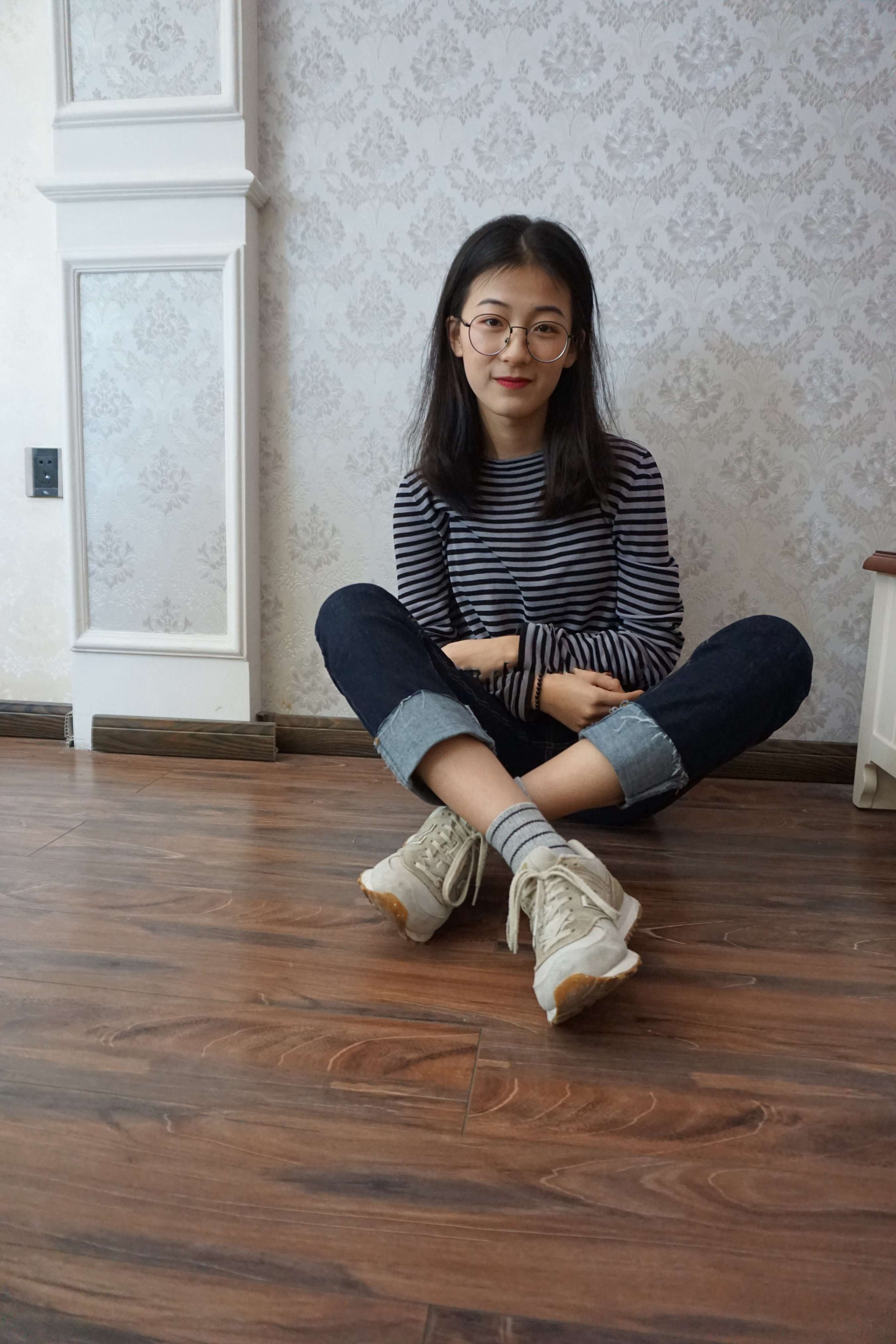 《四眼少女的棉袜脚》作品图