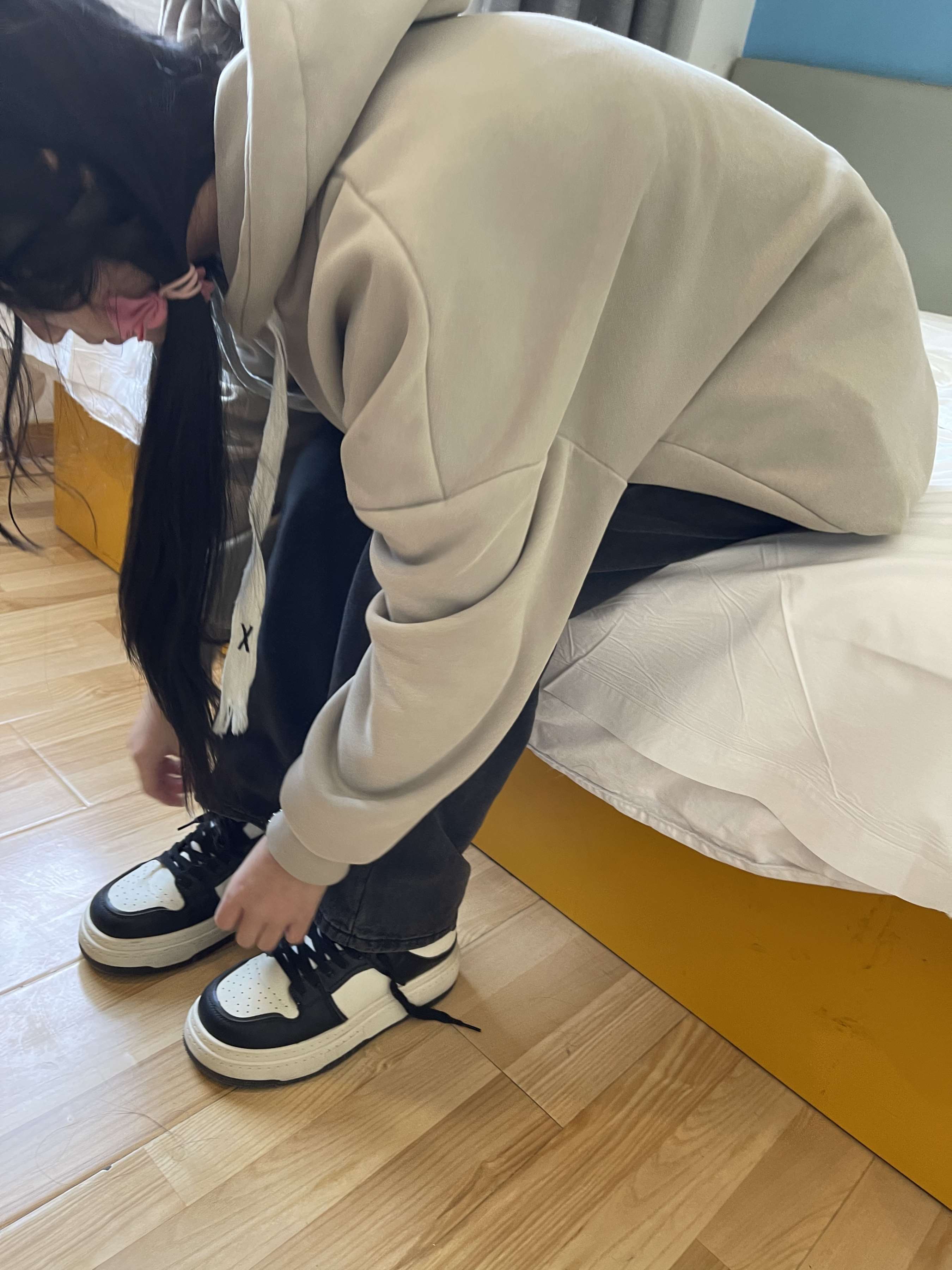 《少女棉袜脚丫》作品图