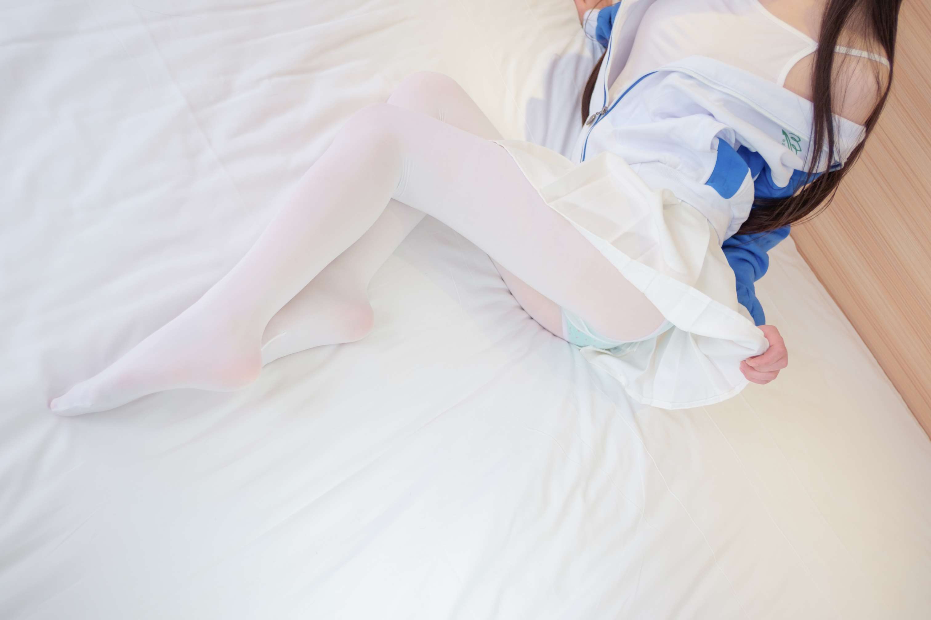 《西尔酱 校服白丝》作品图