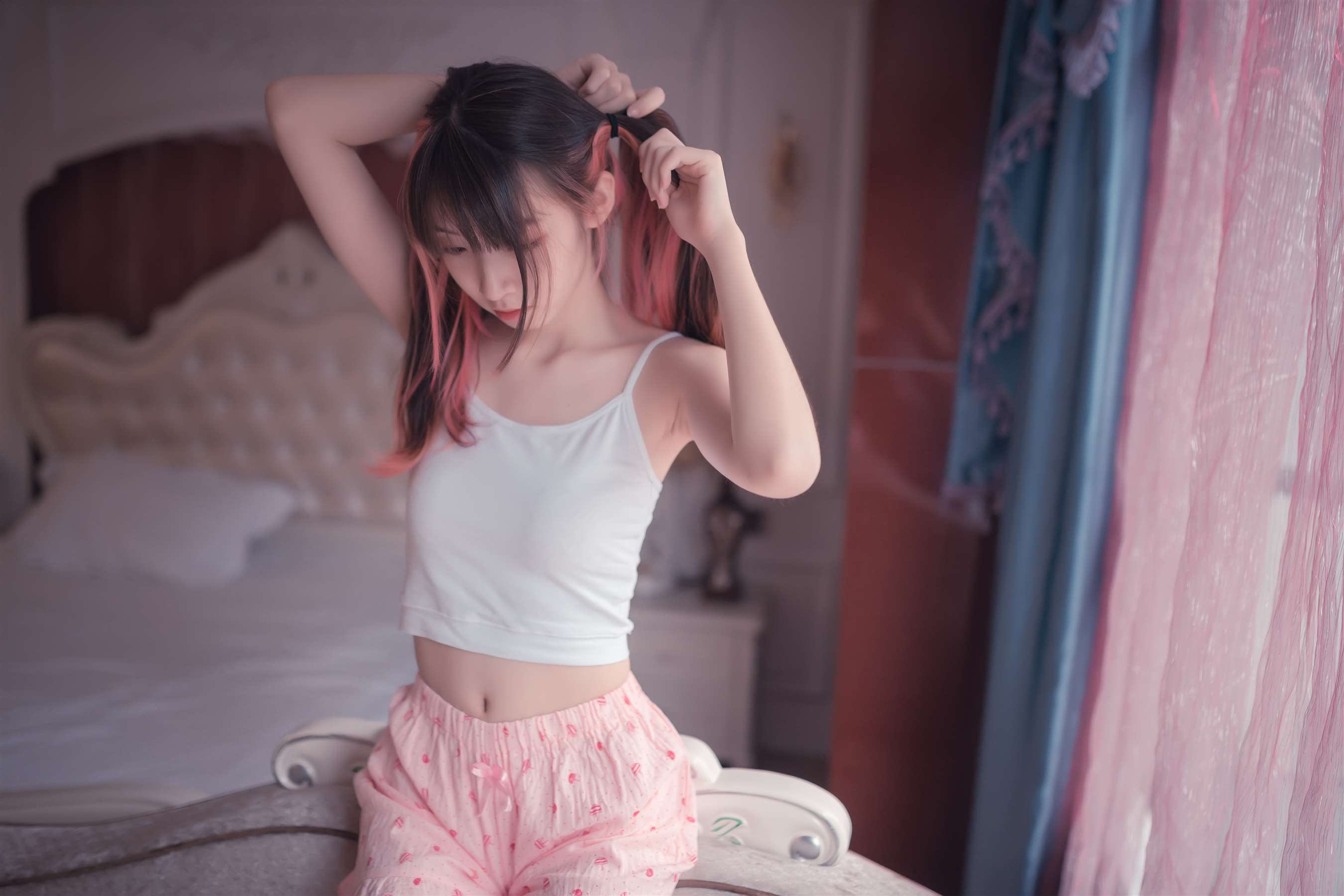 《睡衣の条纹棉袜脚》作品图