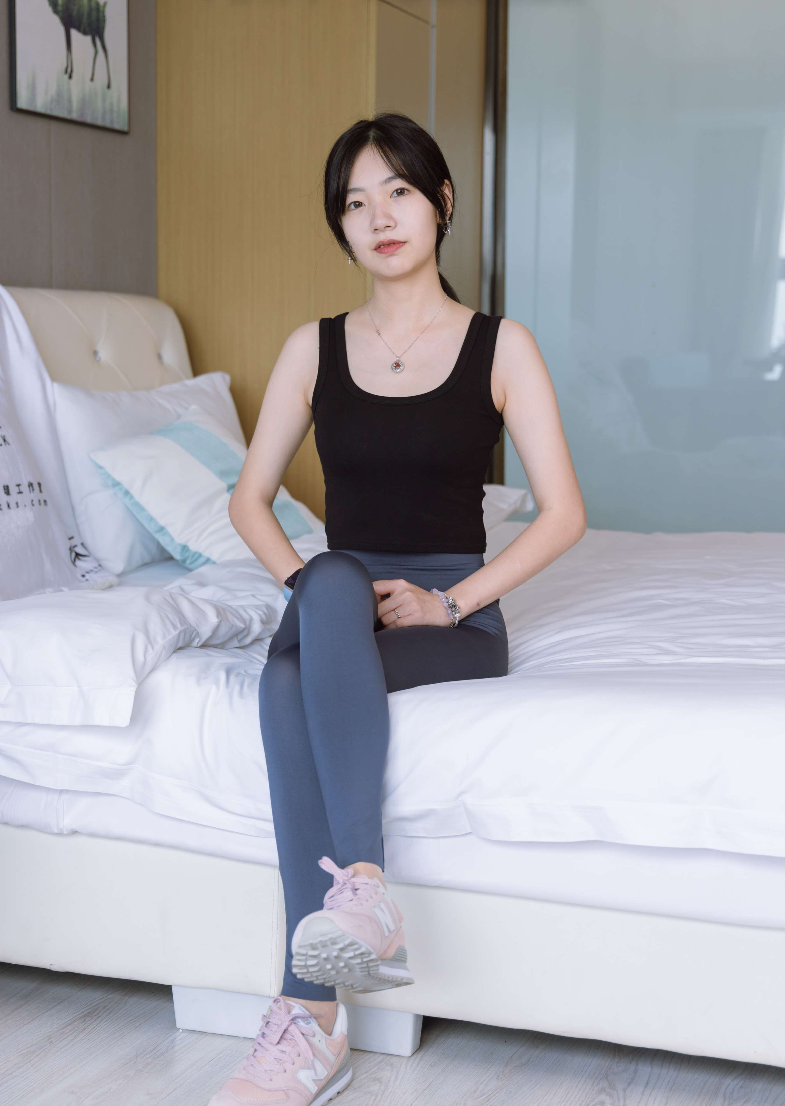 《小甜豆运动鞋、肉丝、瑜伽裤裤里丝》作品图