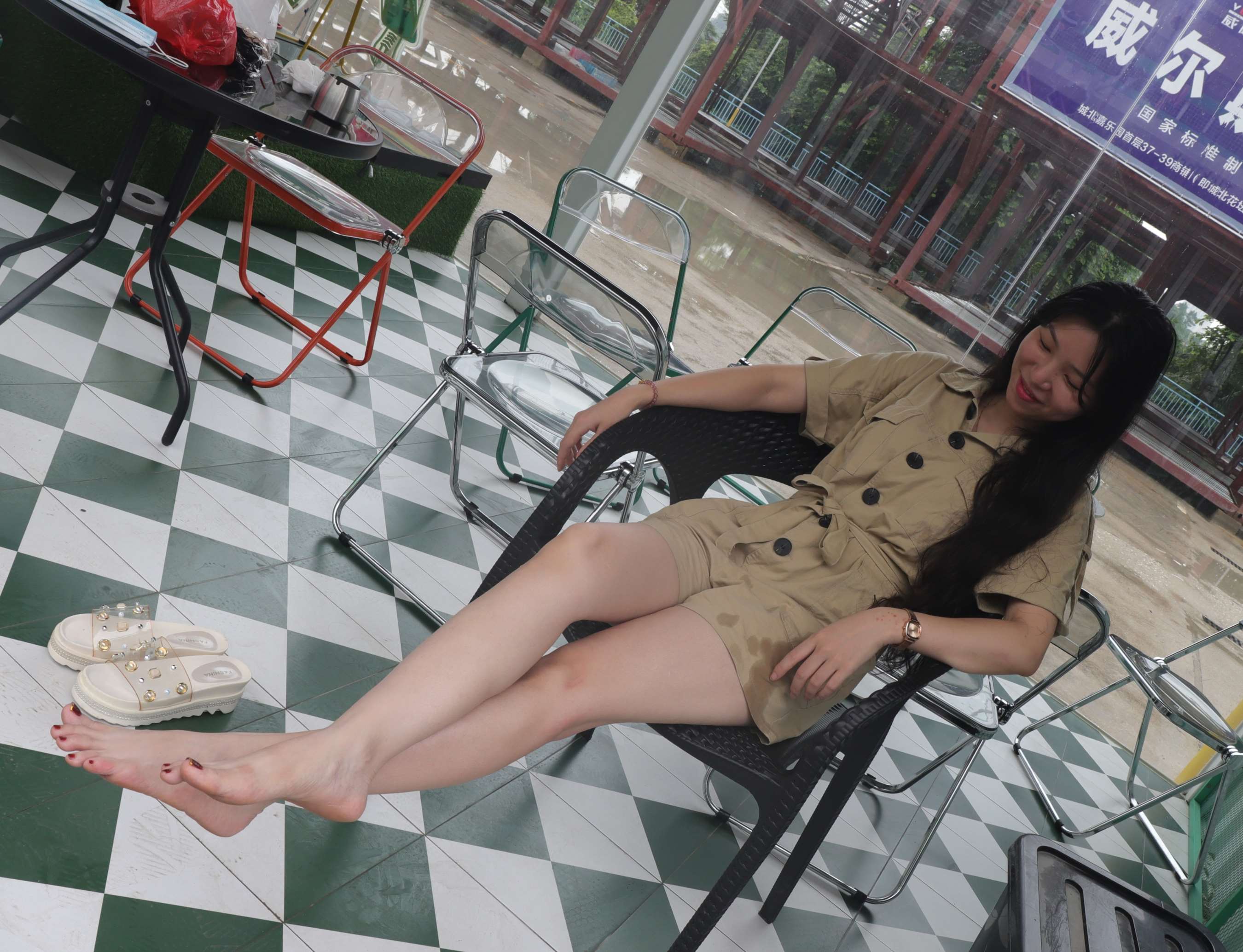 《女神晓晴首次凉鞋脚丫奉上》作品图