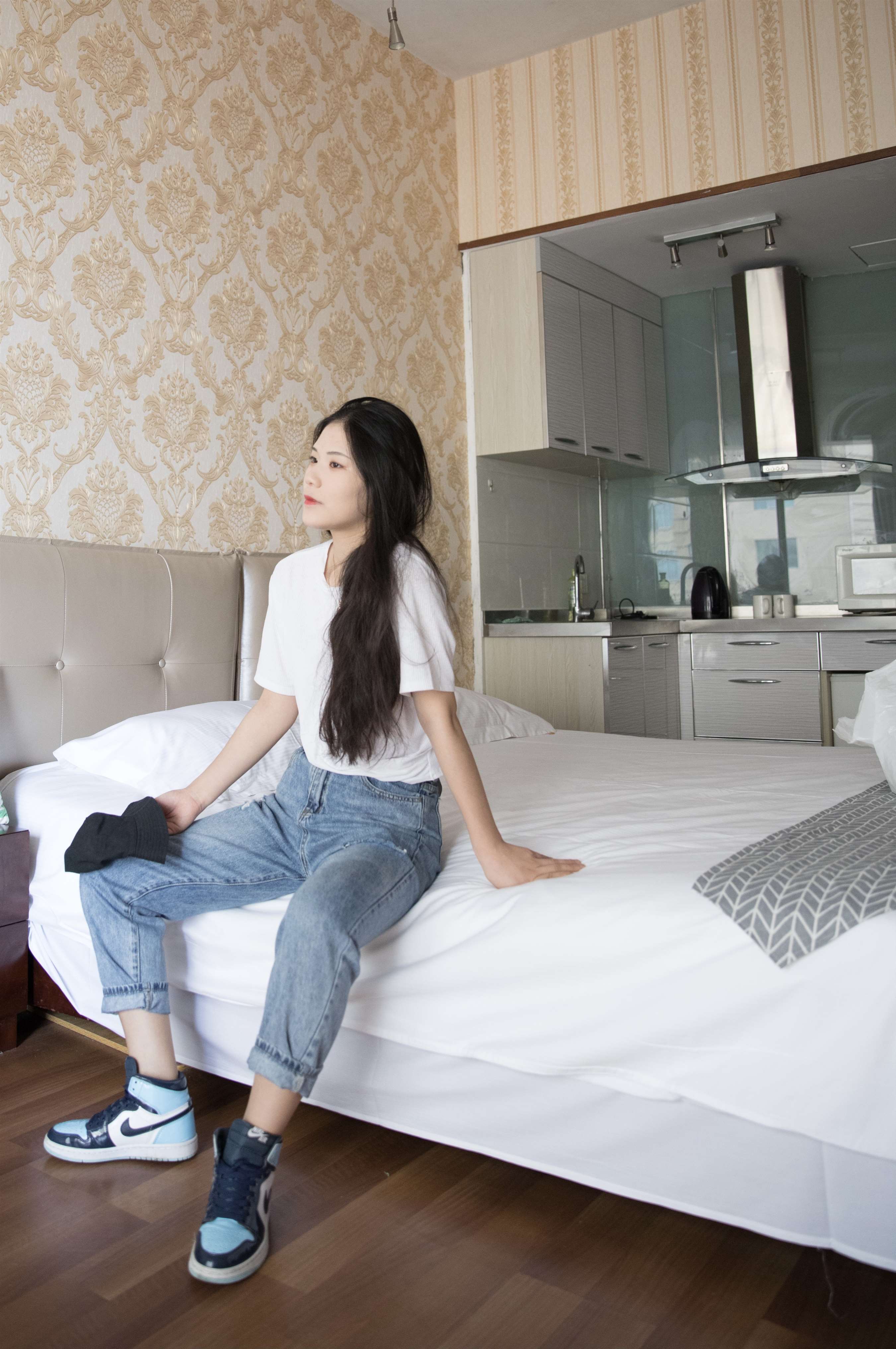 《黑帽牛仔の棉袜脚【套图+视频1个】》作品图