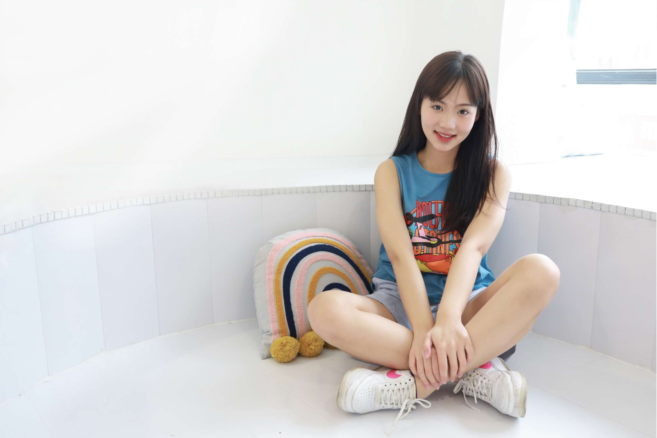 《小麦热裤板鞋の棉袜脚丫》作品图