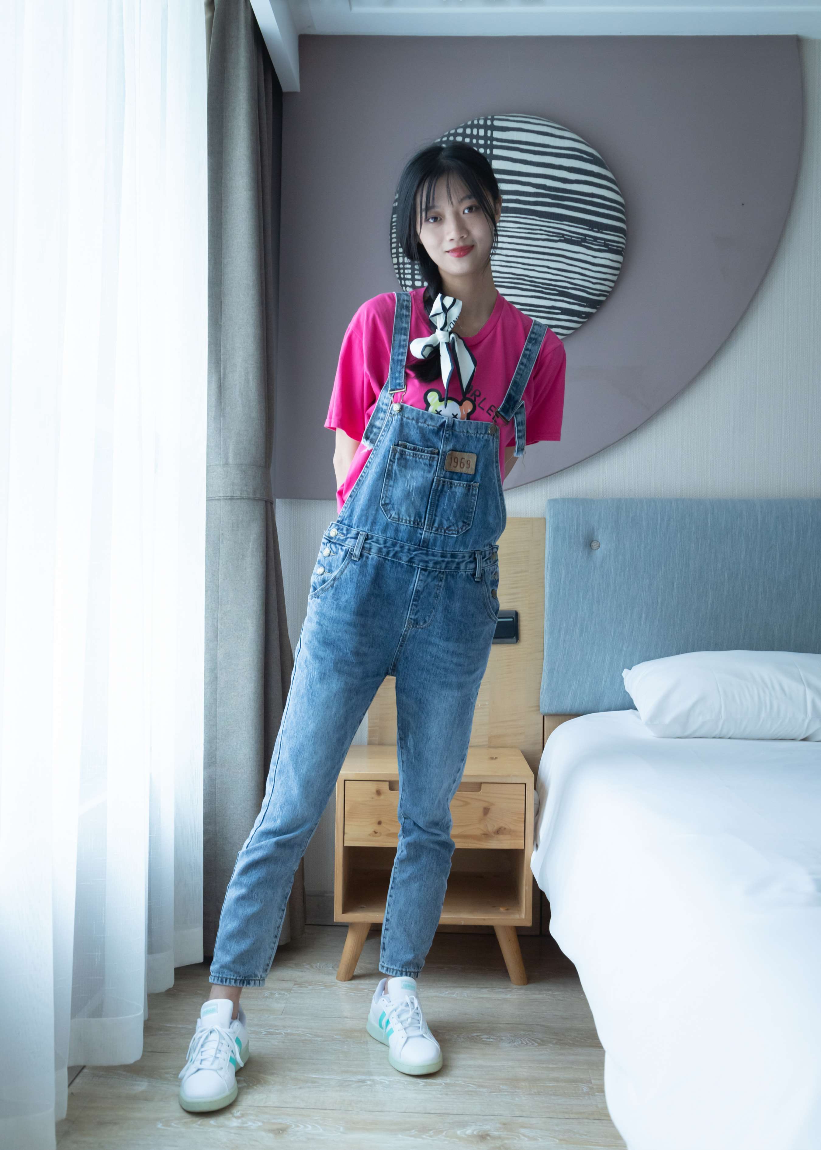 《涵涵学姐板鞋の白棉袜脚》作品图