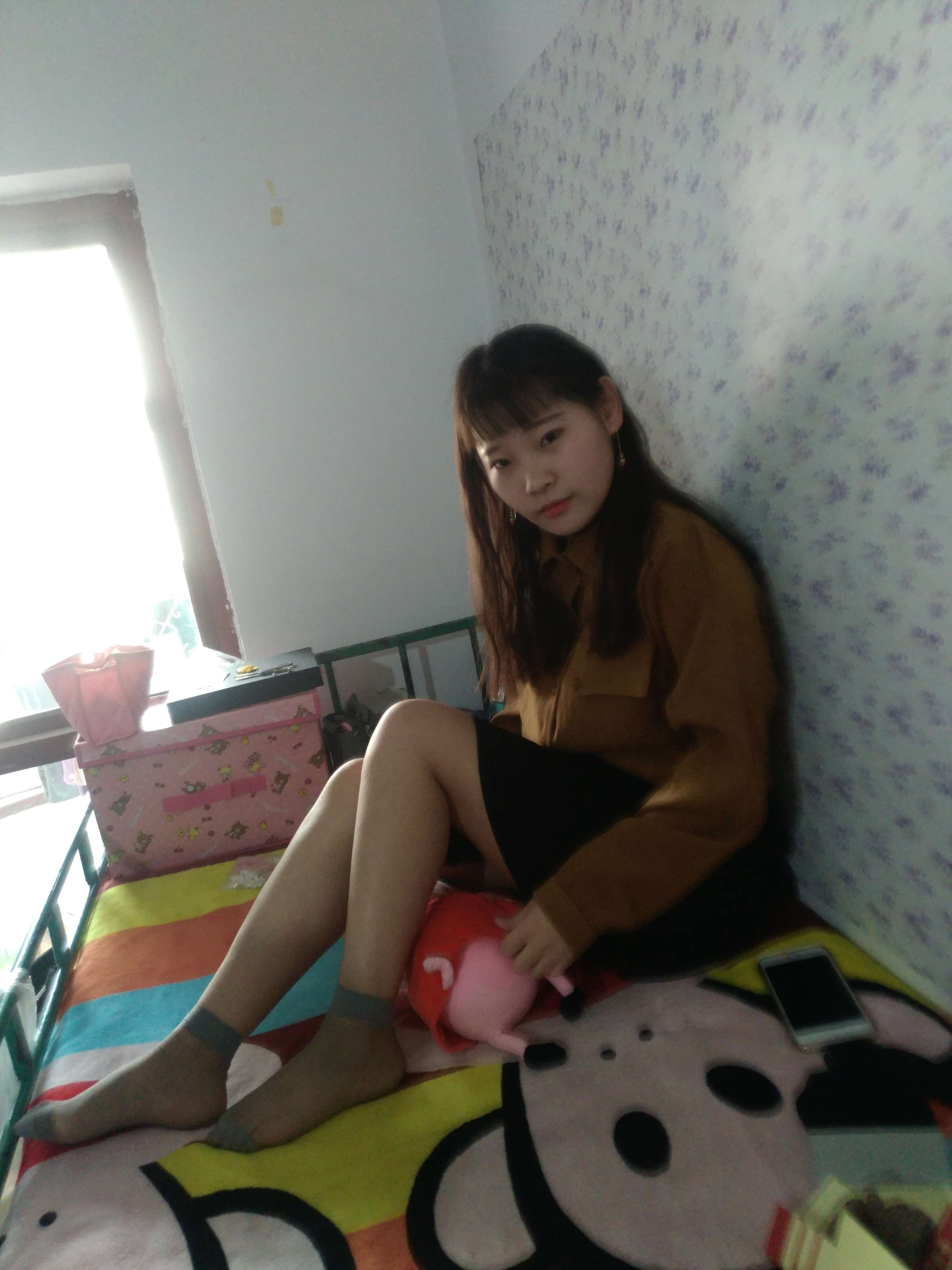 《缘缘短丝足》作品图