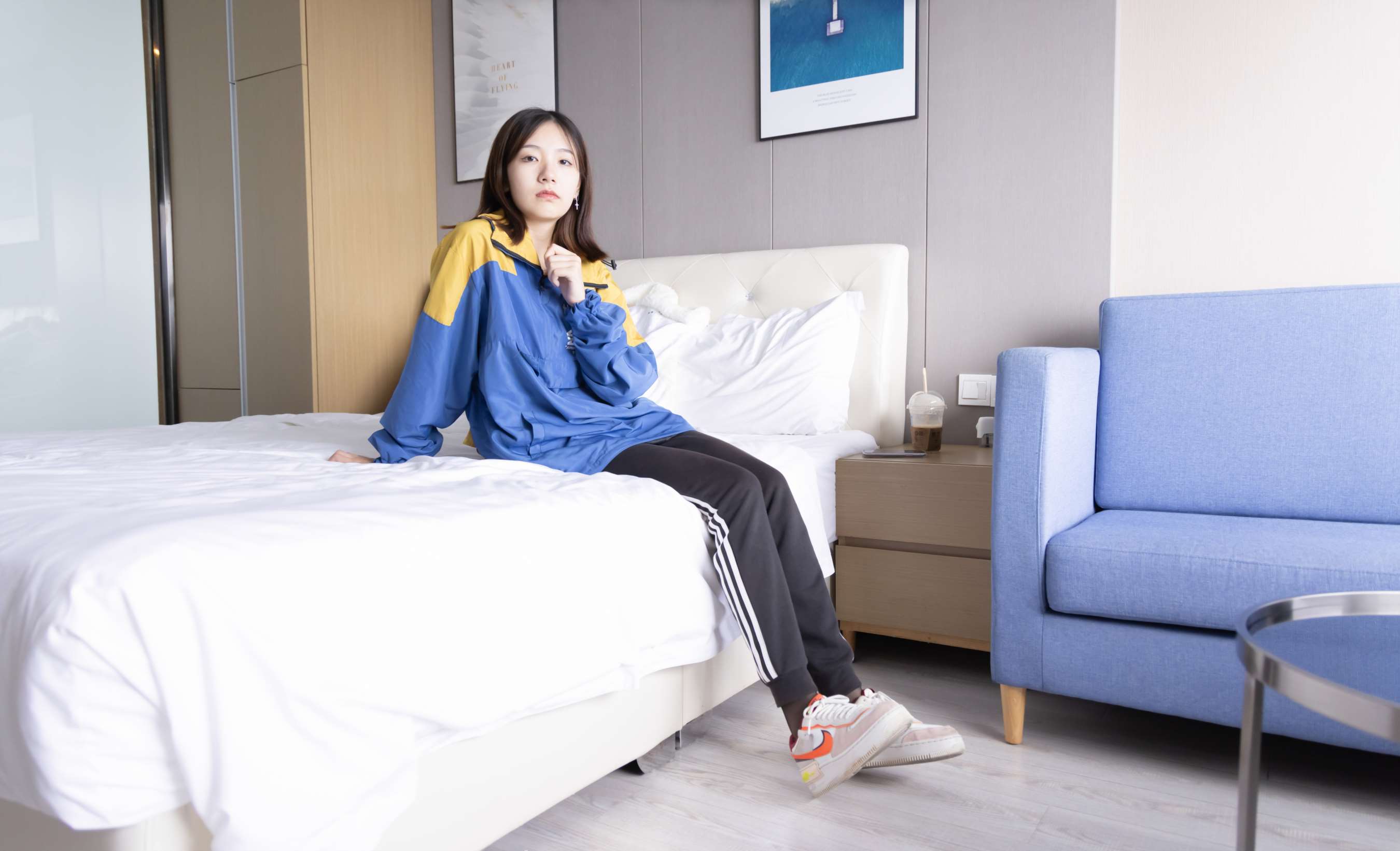 《小甜豆-板鞋の裤里黑丝》作品图