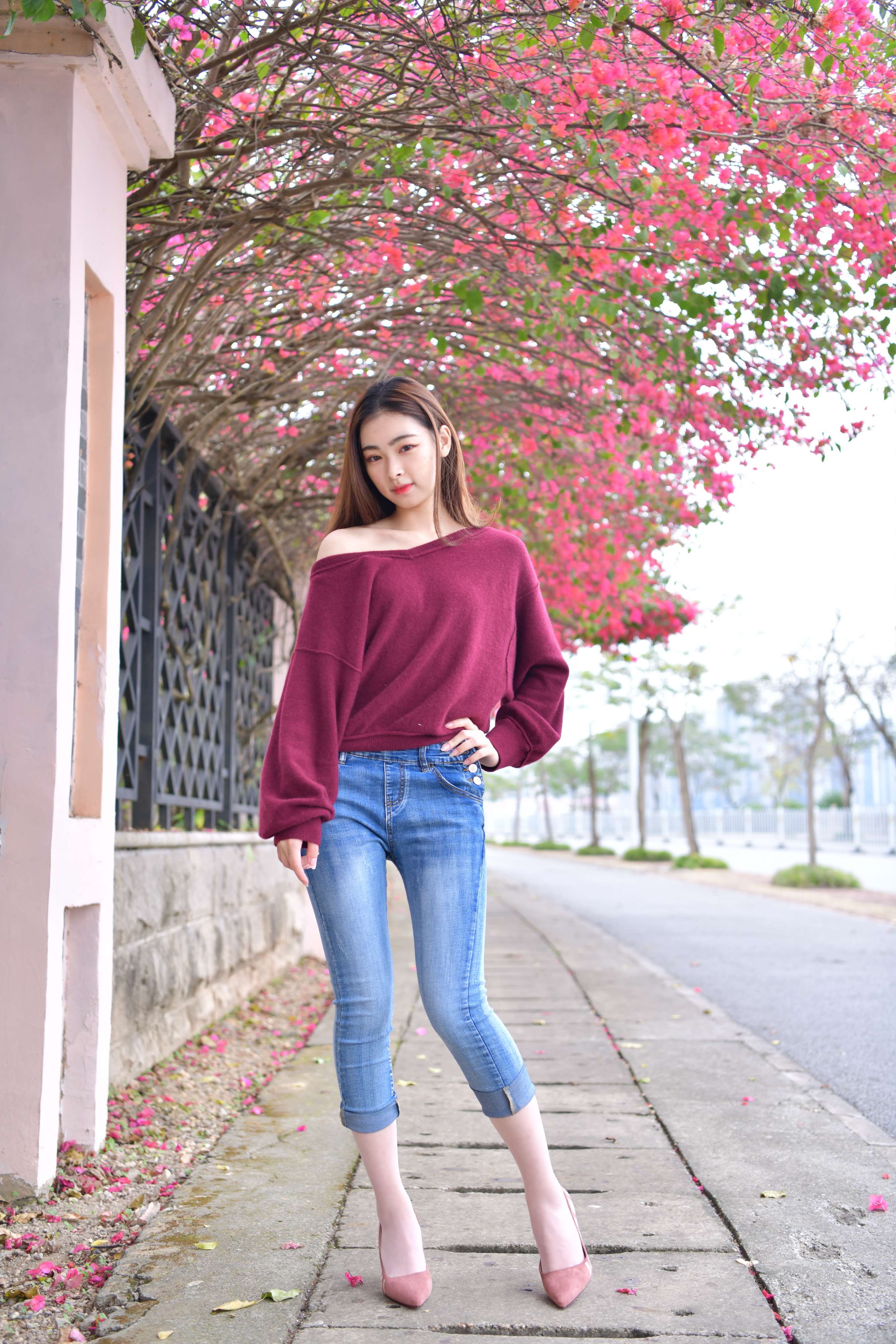 《牛仔高跟丝足》作品图