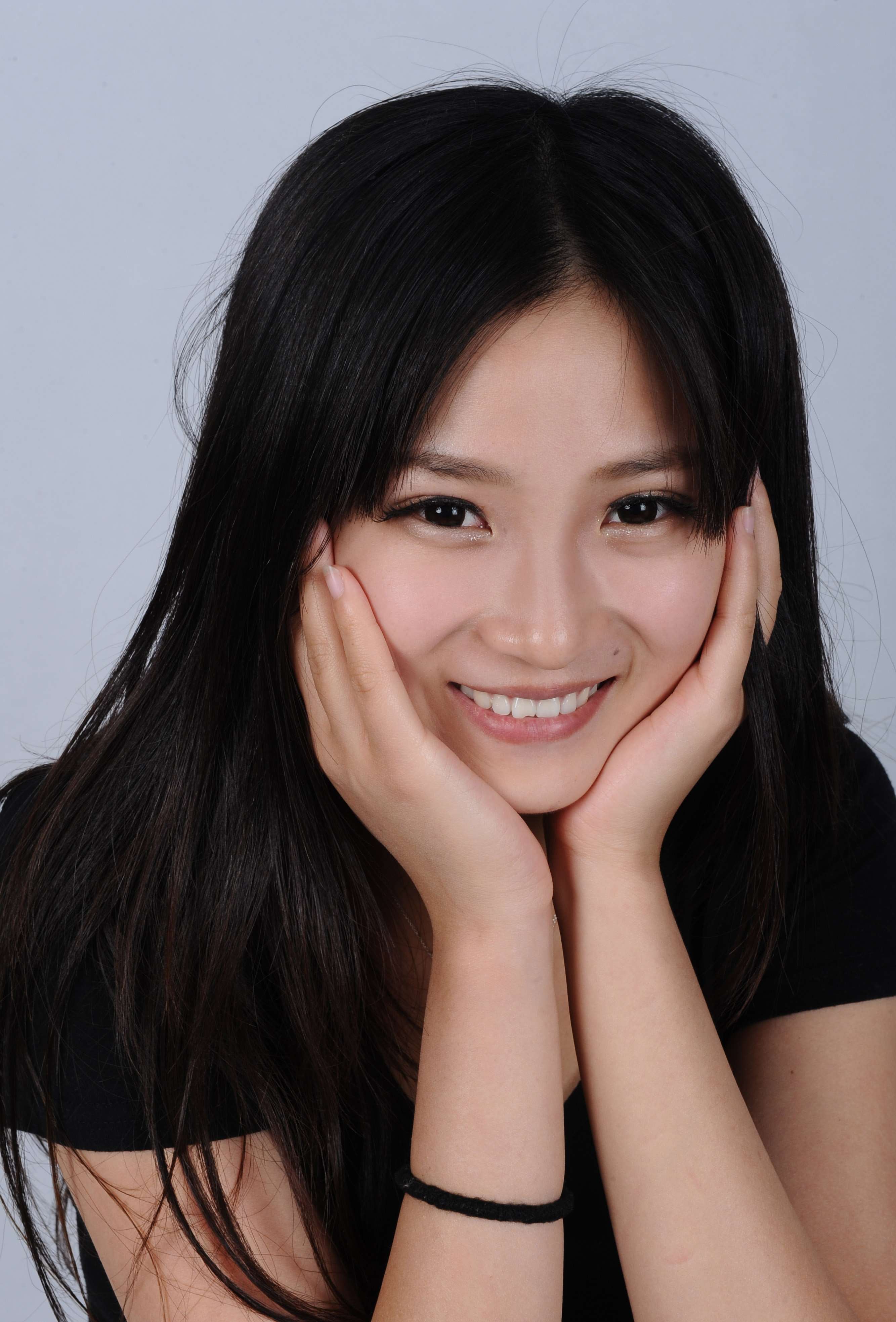 《小雨裸足集合》作品图