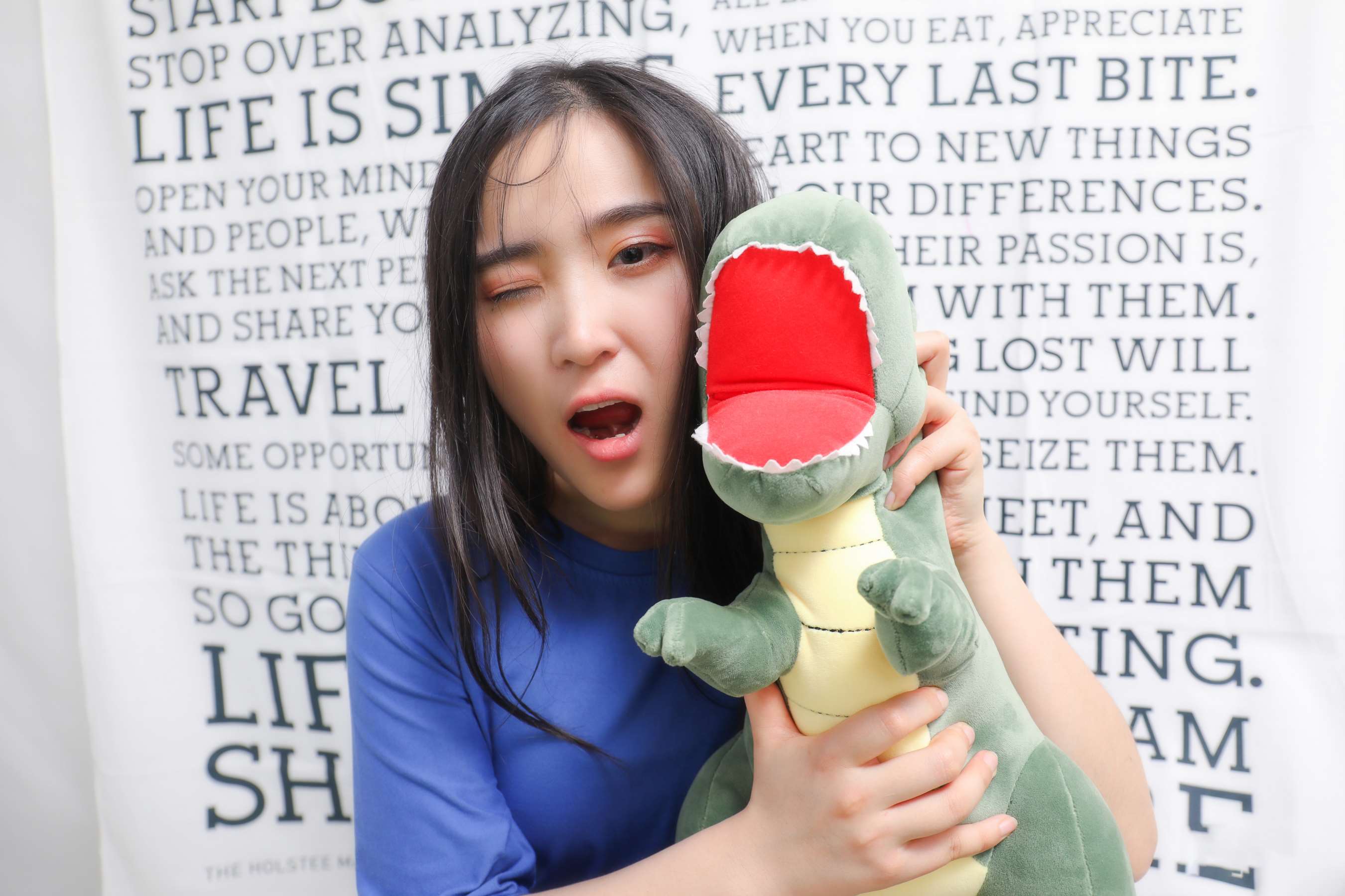 《包包布鞋の白棉袜》作品图