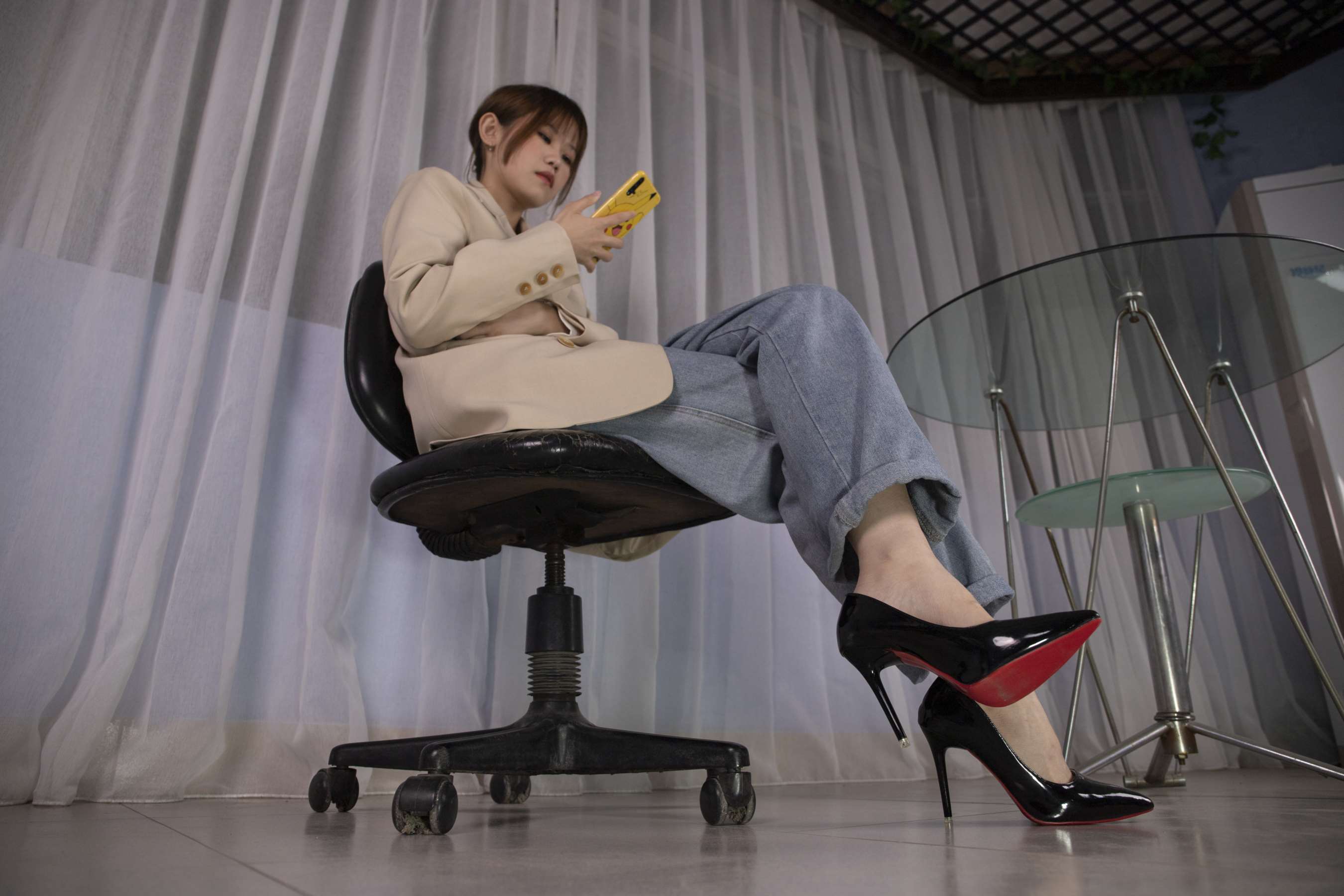 《小精灵莉莉OL风秀高跟脚丫》作品图