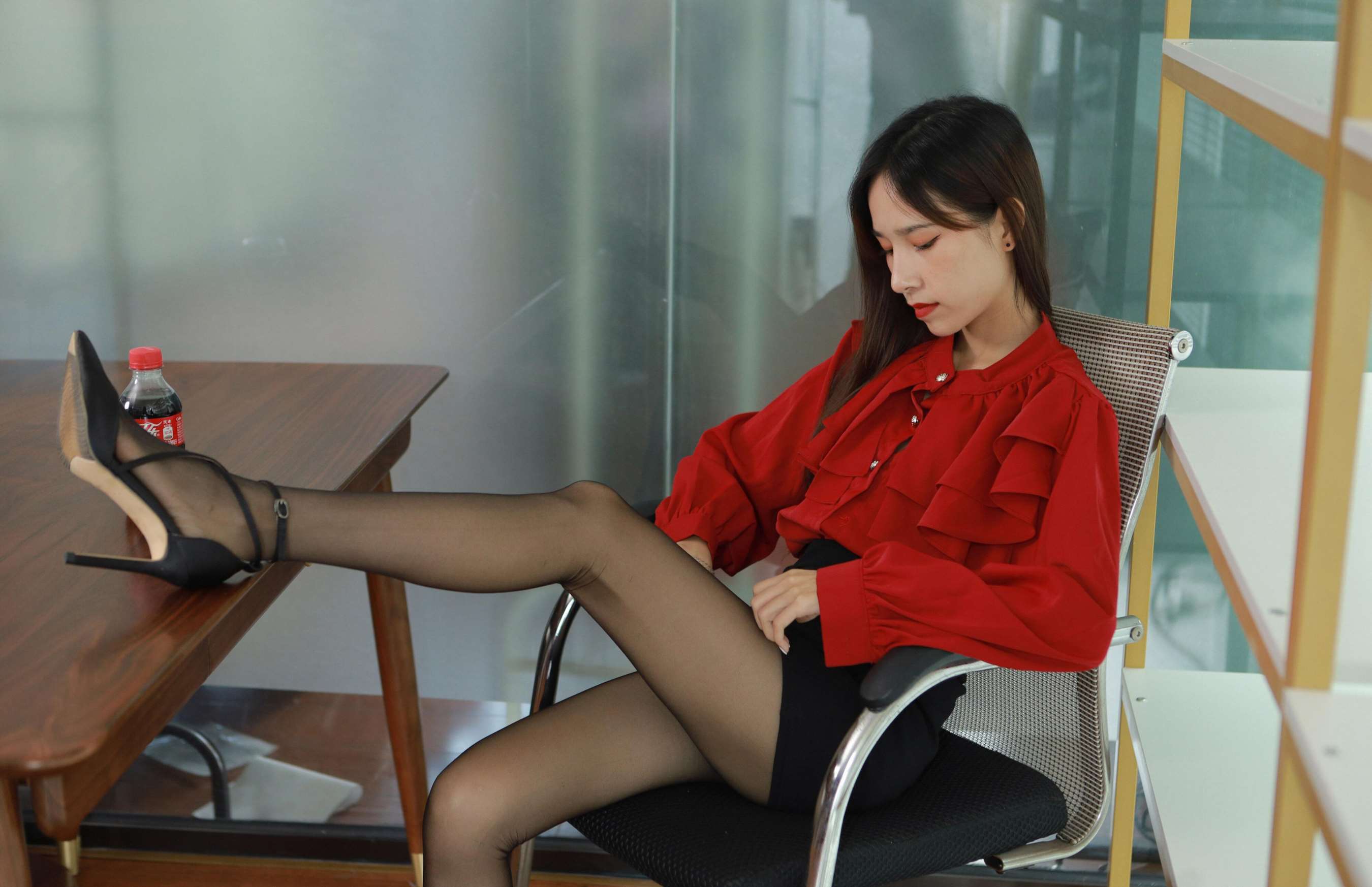 《美子 红色可口可乐》作品图