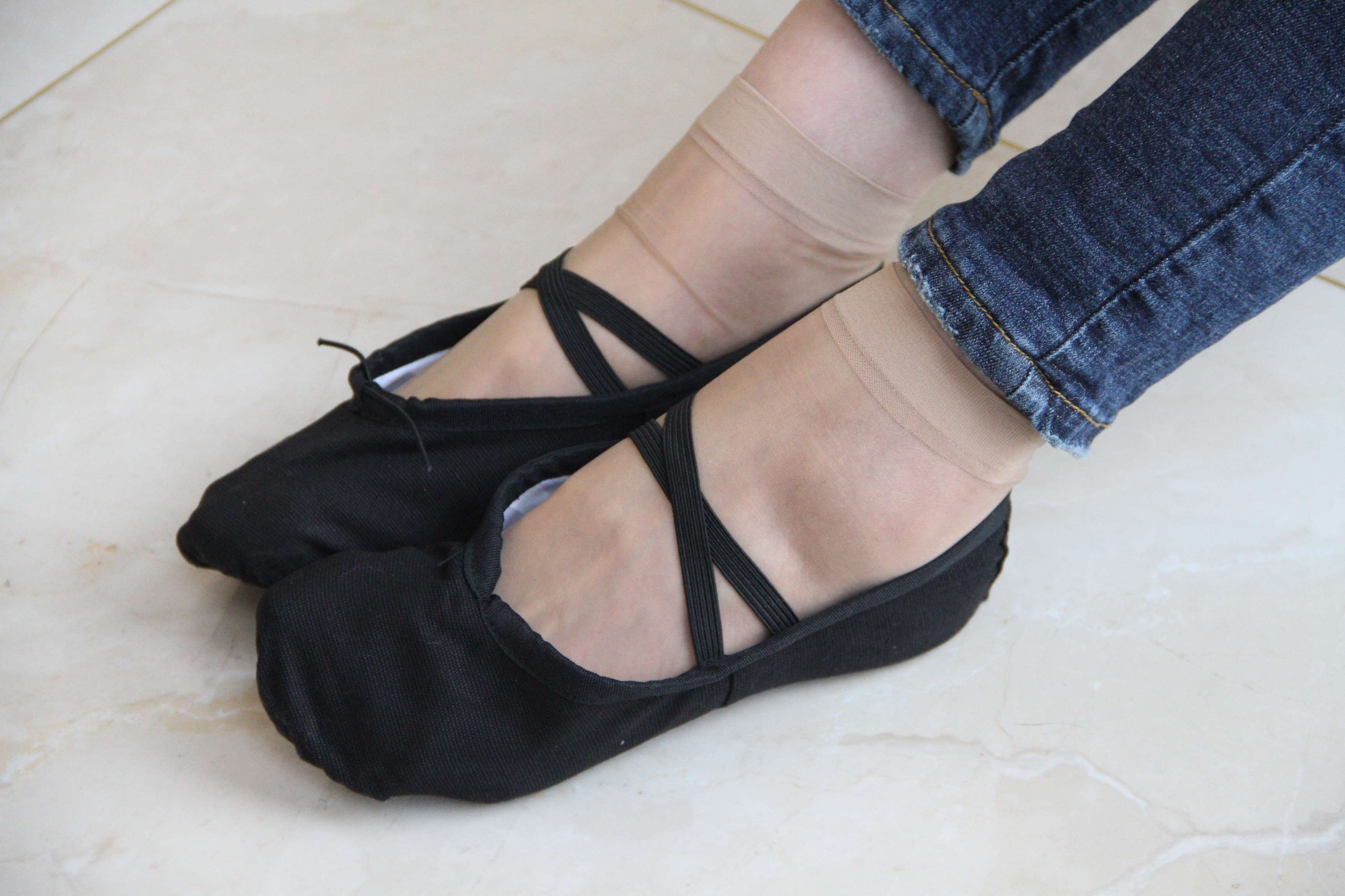 《舞蹈老师の舞鞋短丝确实养眼》作品图