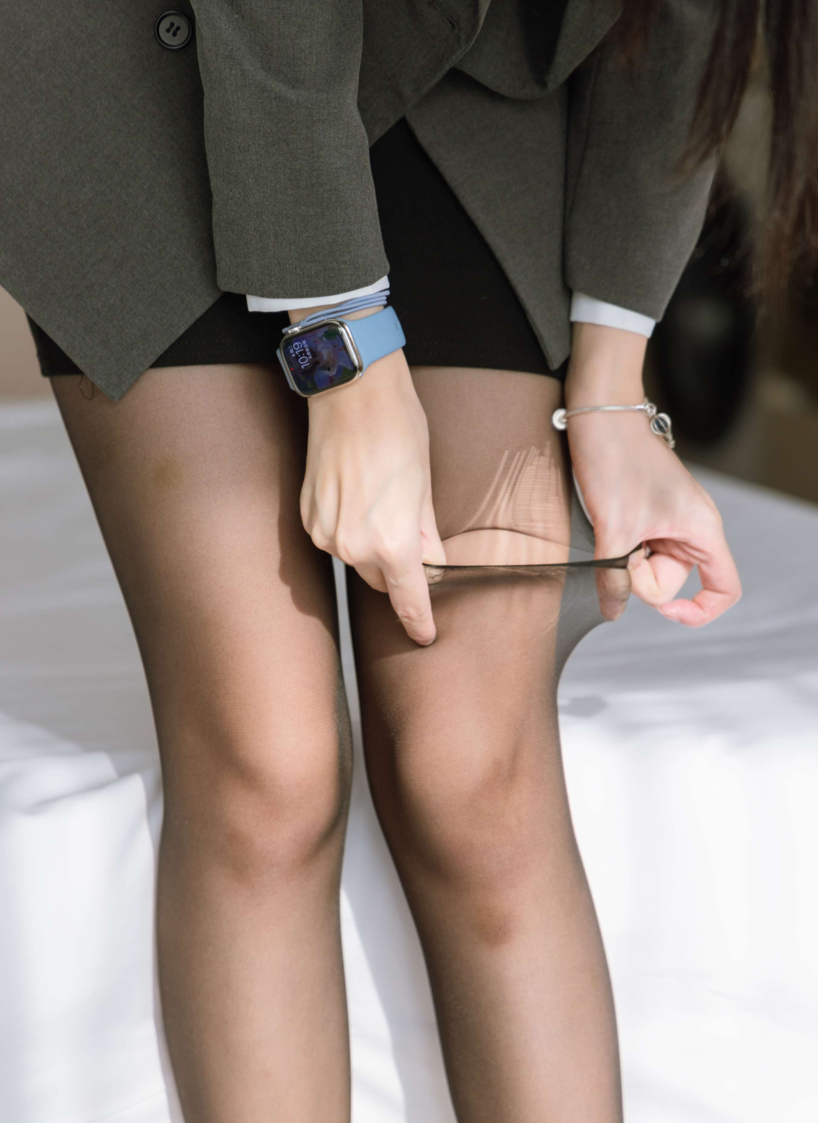 《小甜豆-OL制服、高跟鞋、黑丝、撕丝袜剧情》作品图