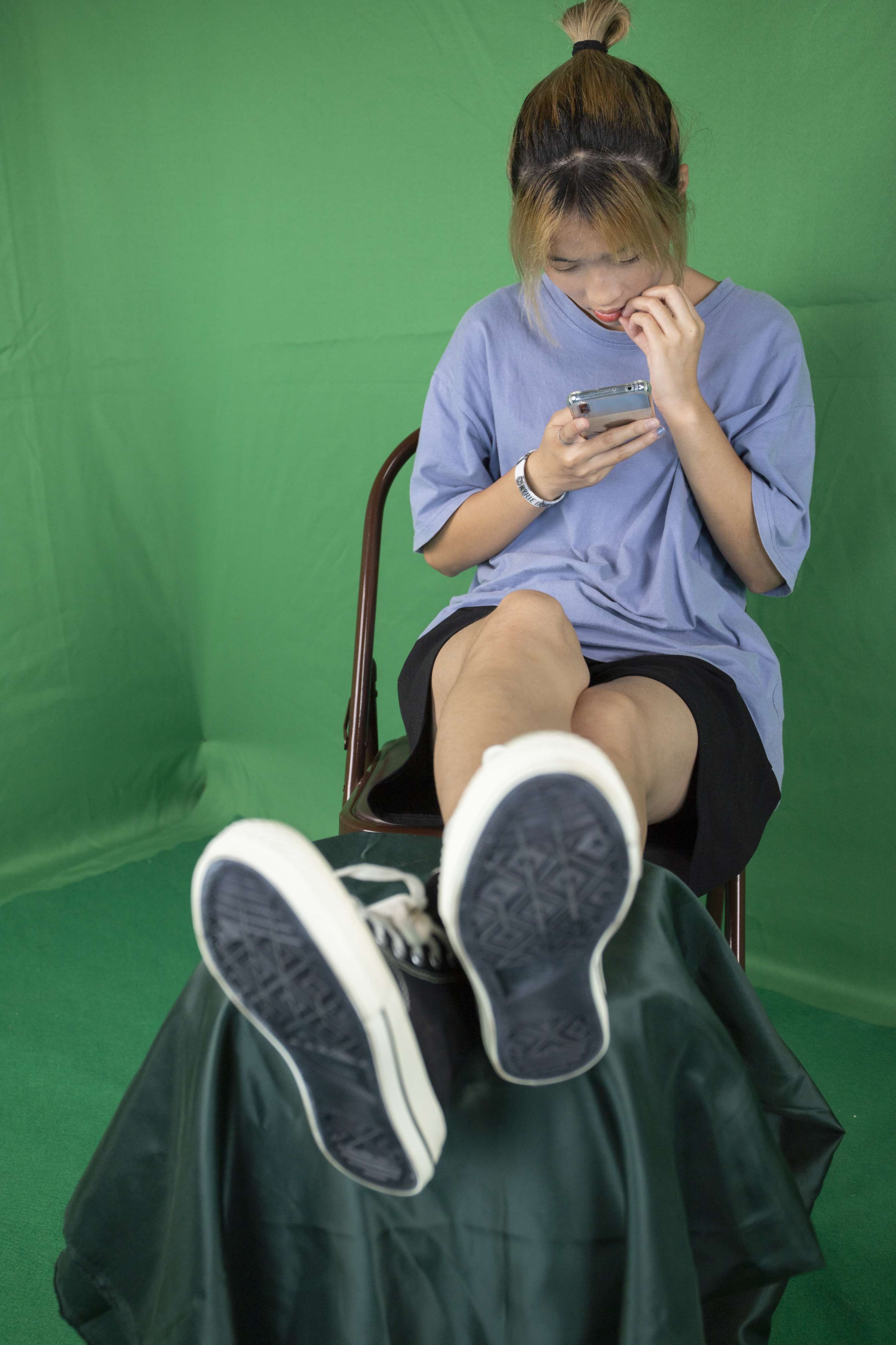 《欣欣秀帆布鞋展棉袜脚丫怕【套图+4K视频】》作品图