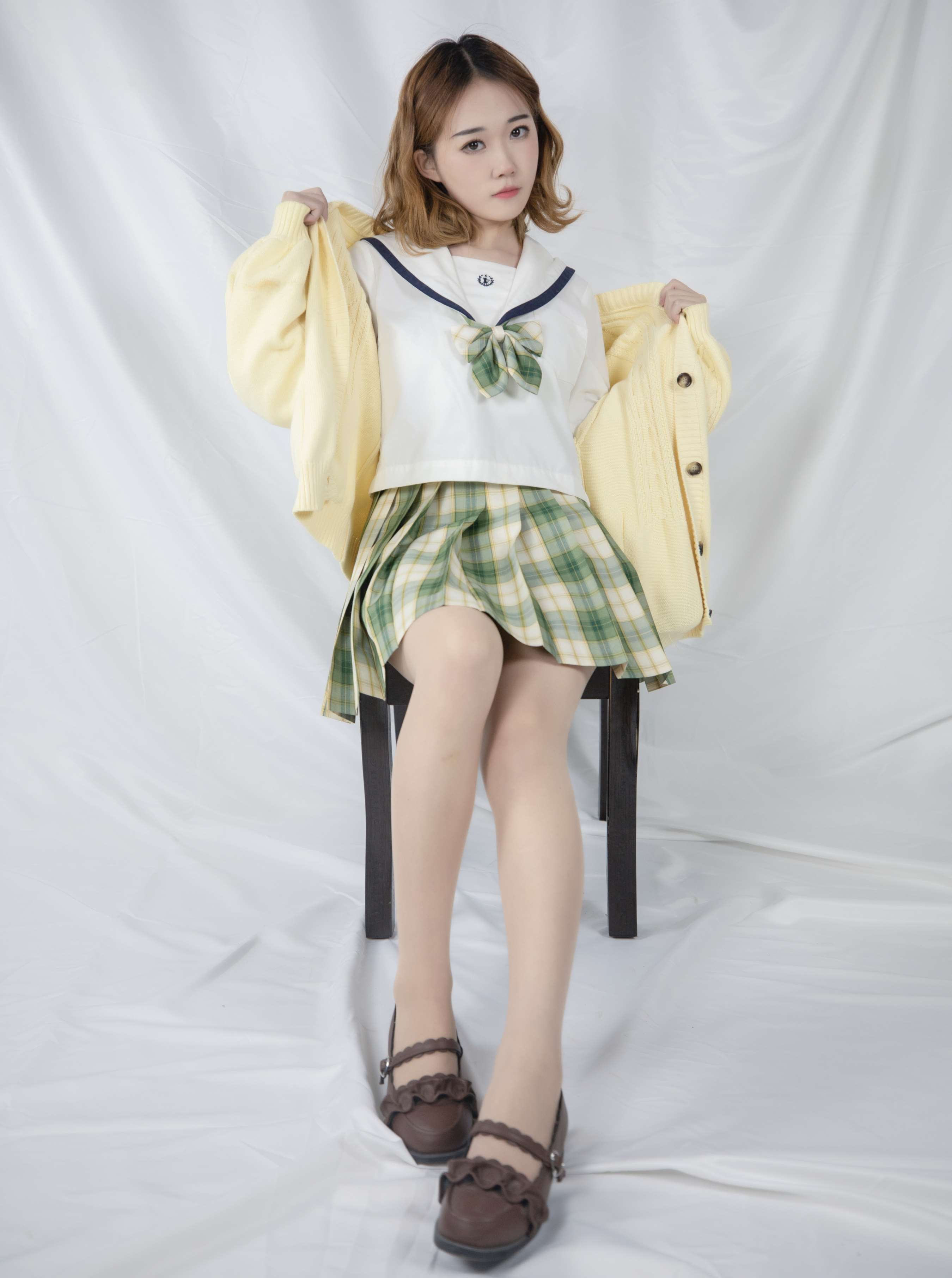 《清纯少女の肉丝脚》作品图