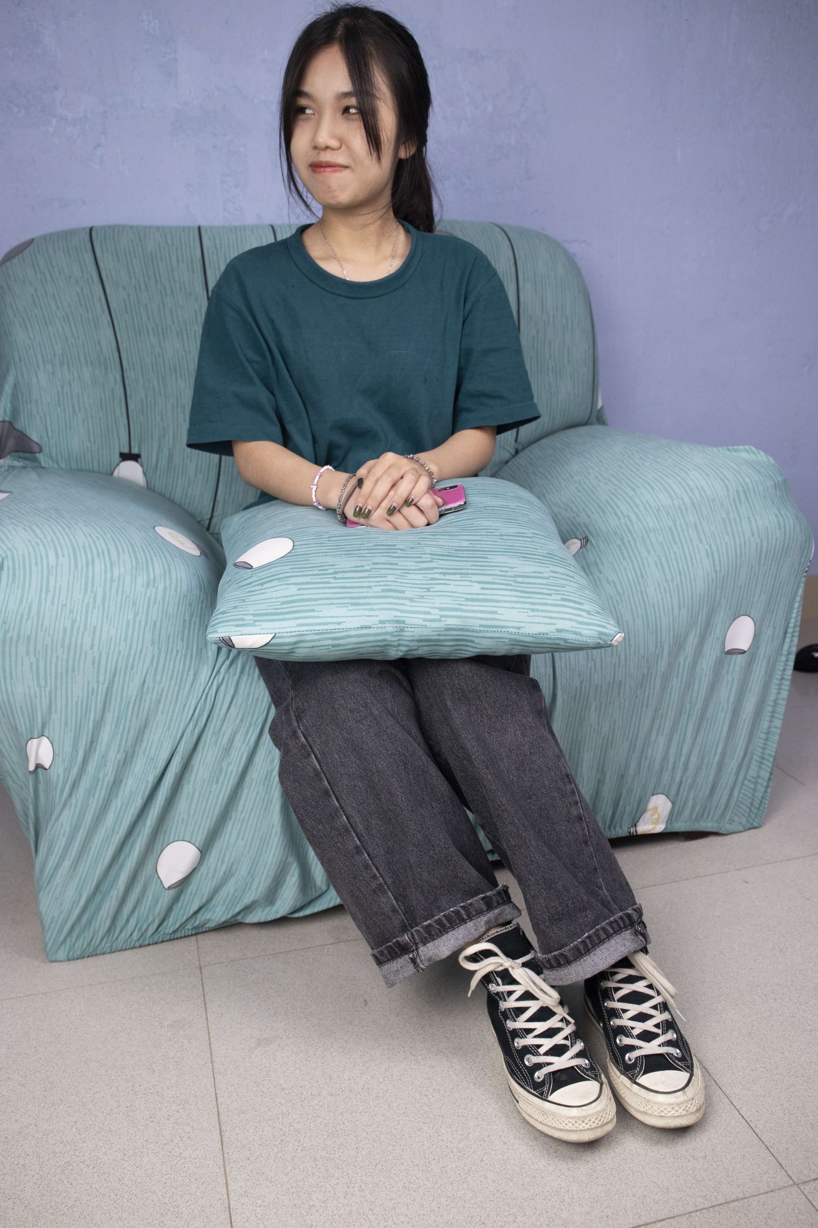 《小溪帆布鞋の棉袜脚丫》作品图