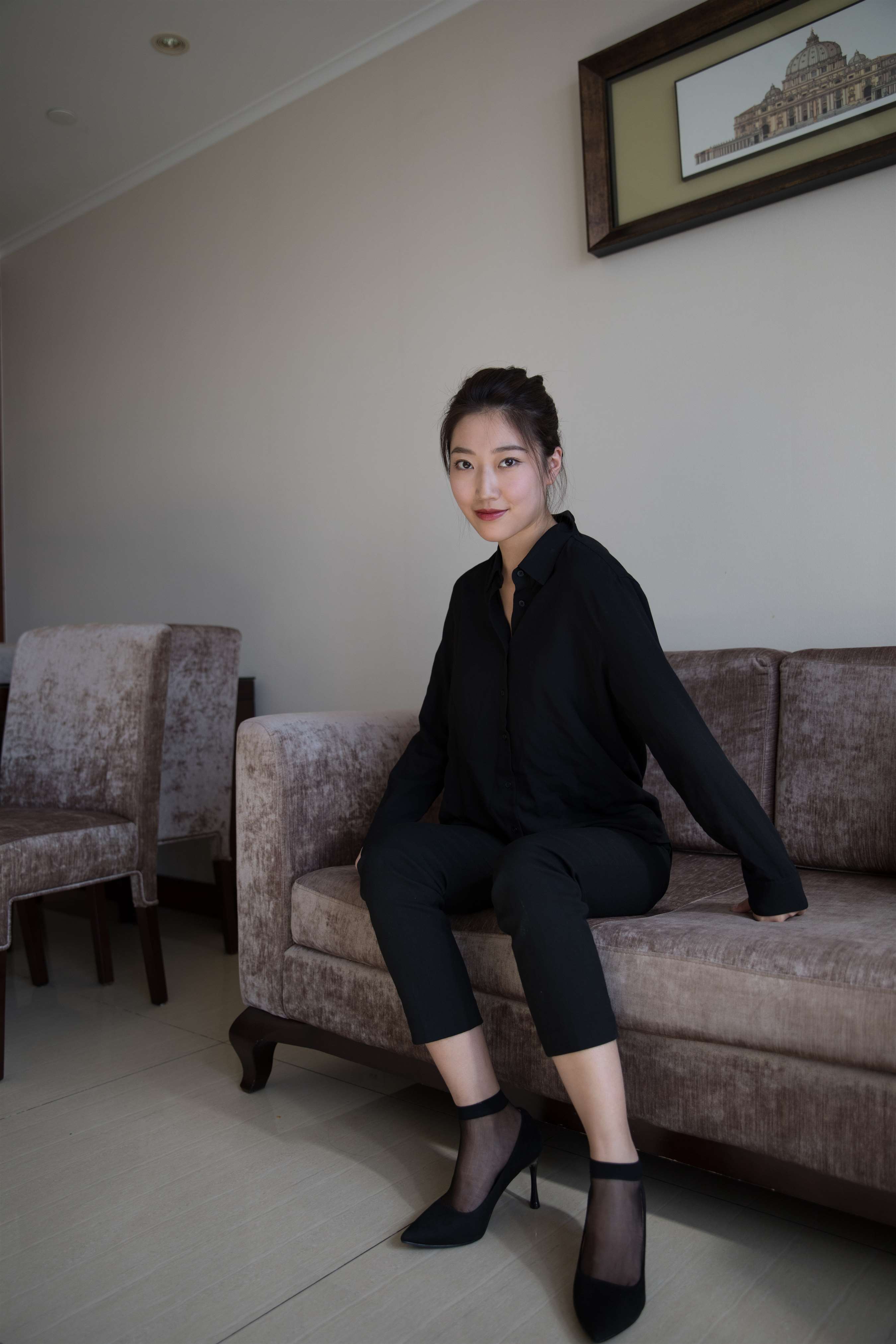 《黑色悠闲装の短丝脚》作品图