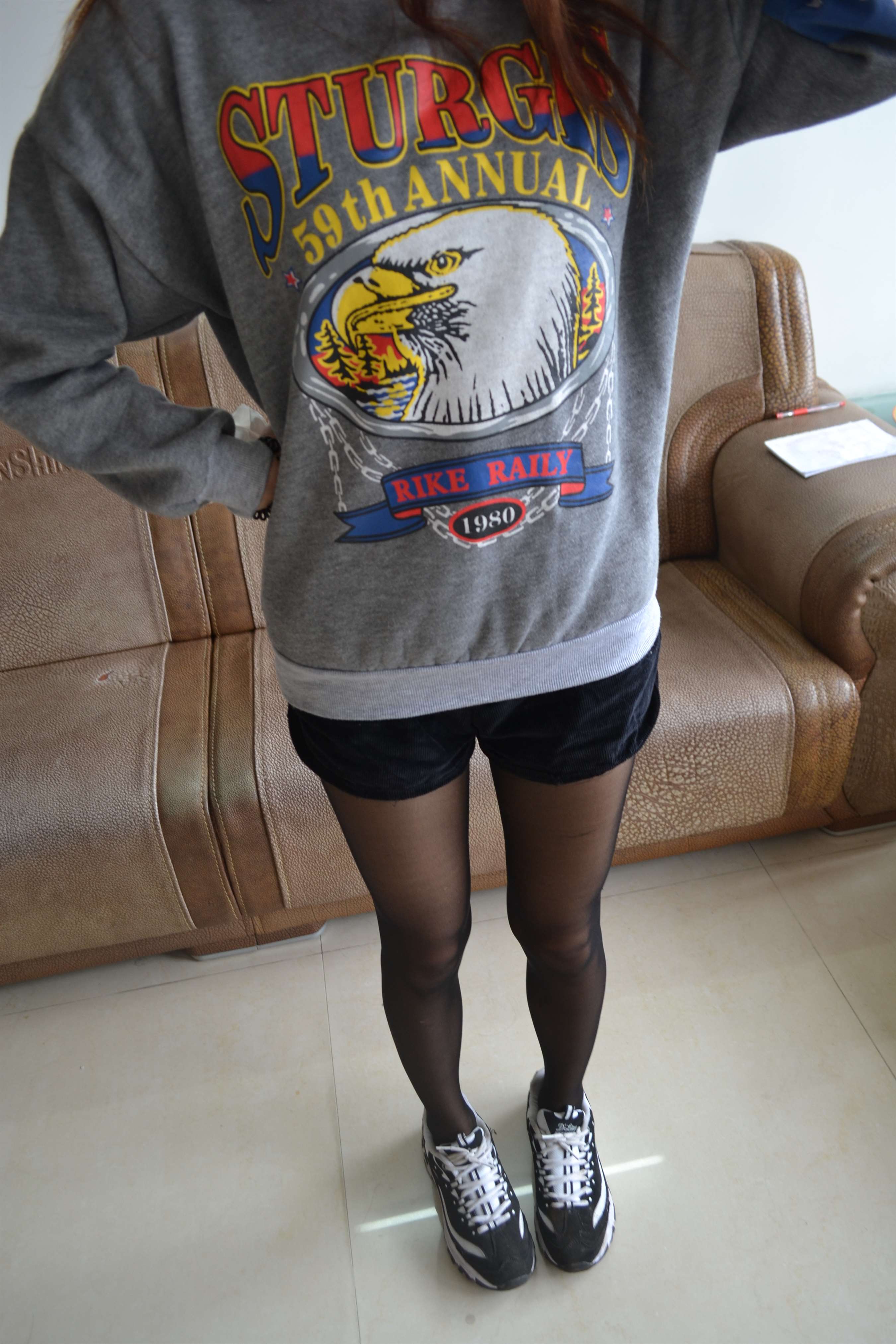 《雨婷的黑丝脚》作品图