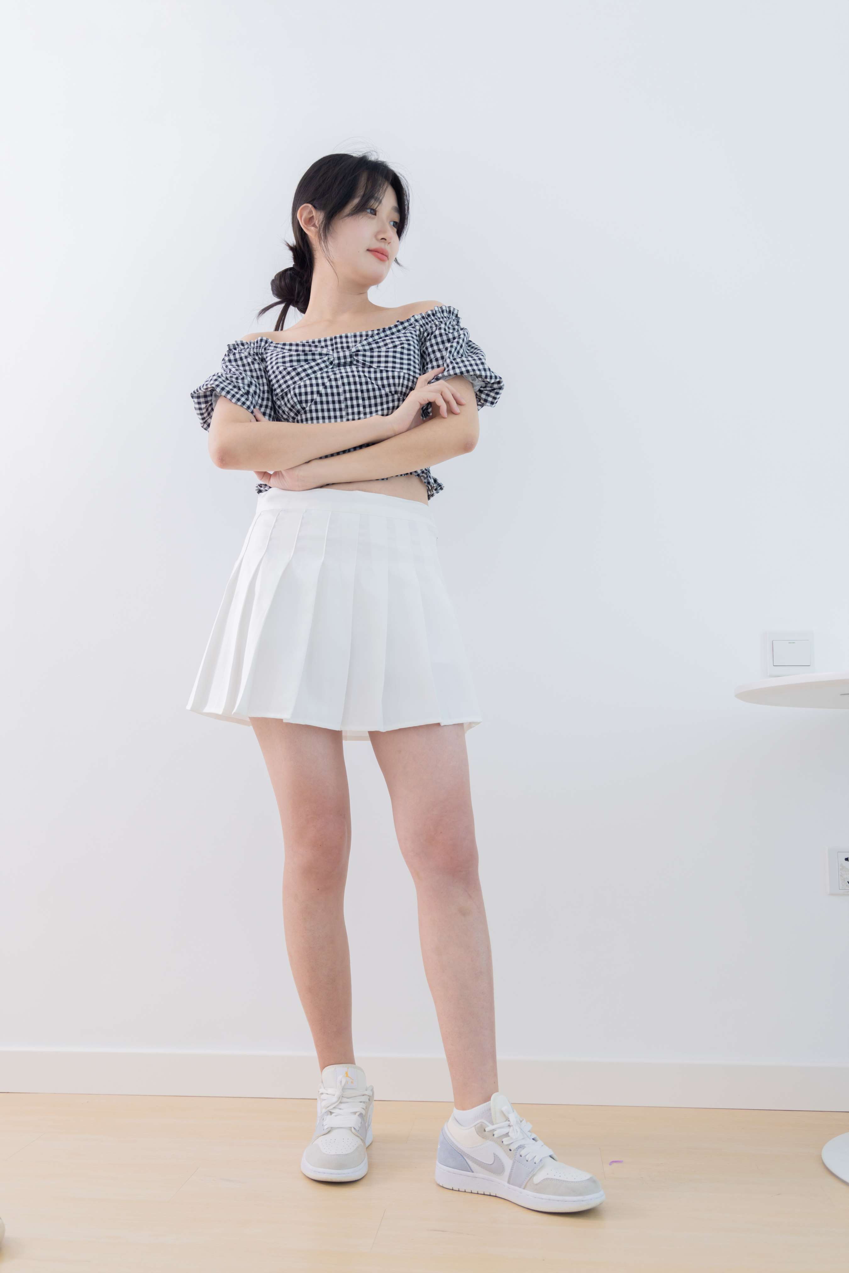 《小敏板鞋の白棉袜脚丫》作品图