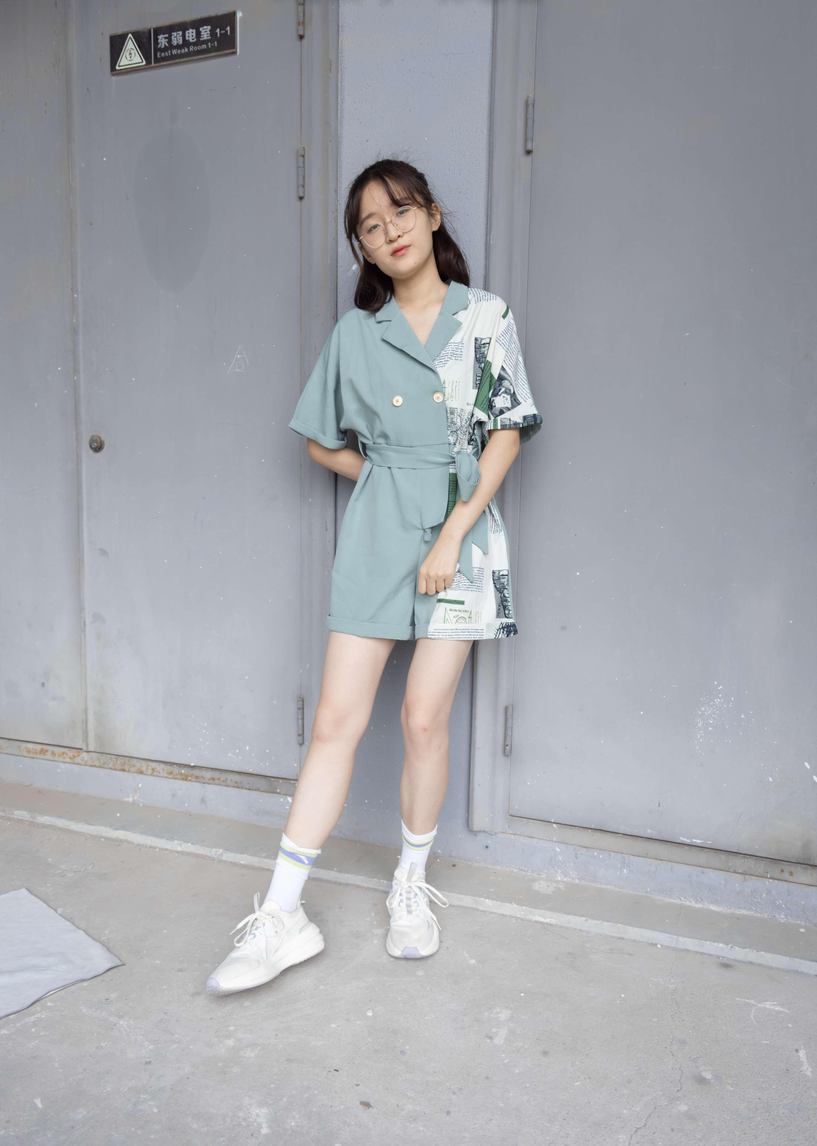 《熊熊师妹安踏运动鞋の白棉袜脚》作品图