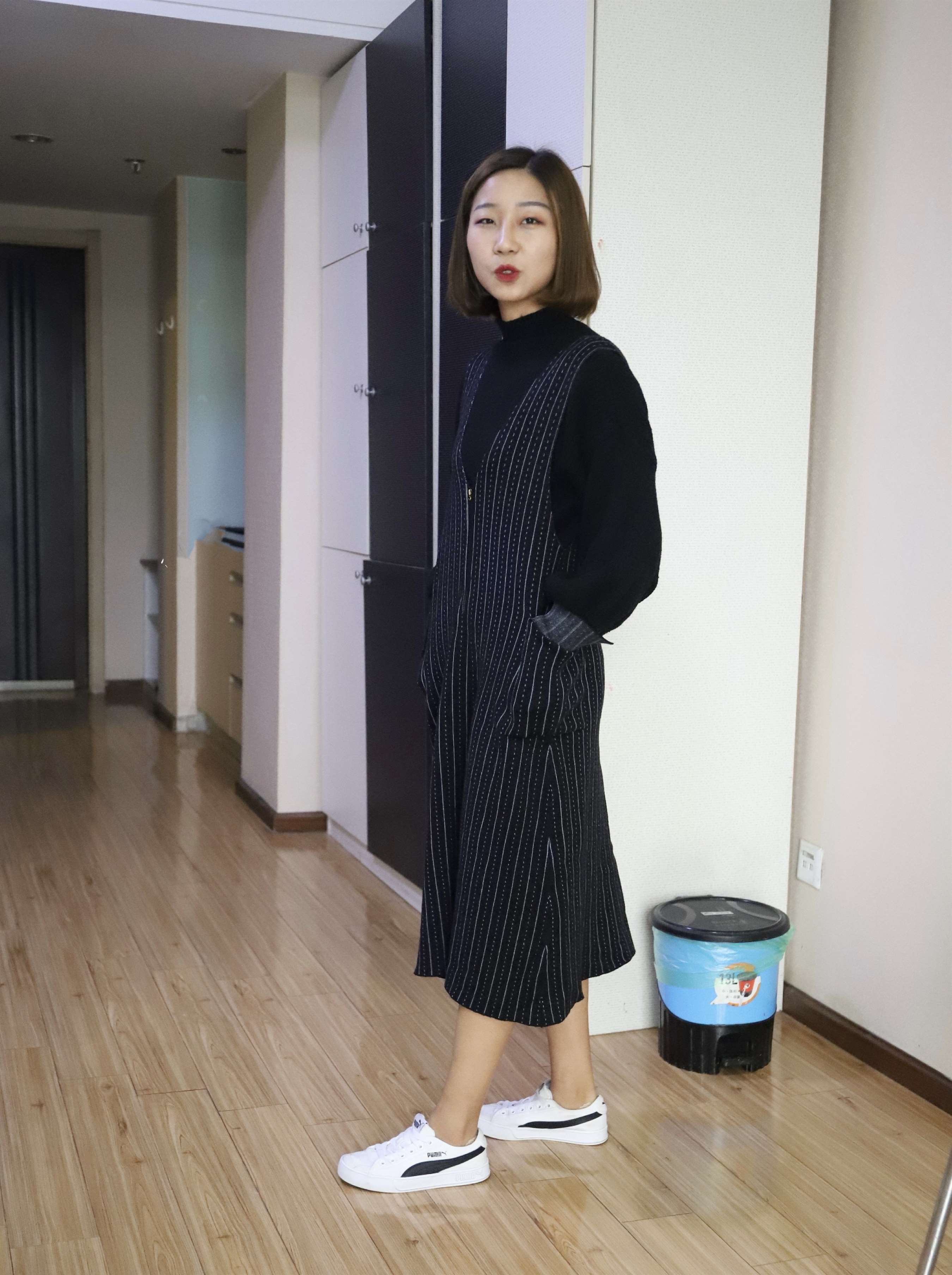 《长裙板鞋の船袜脚》作品图